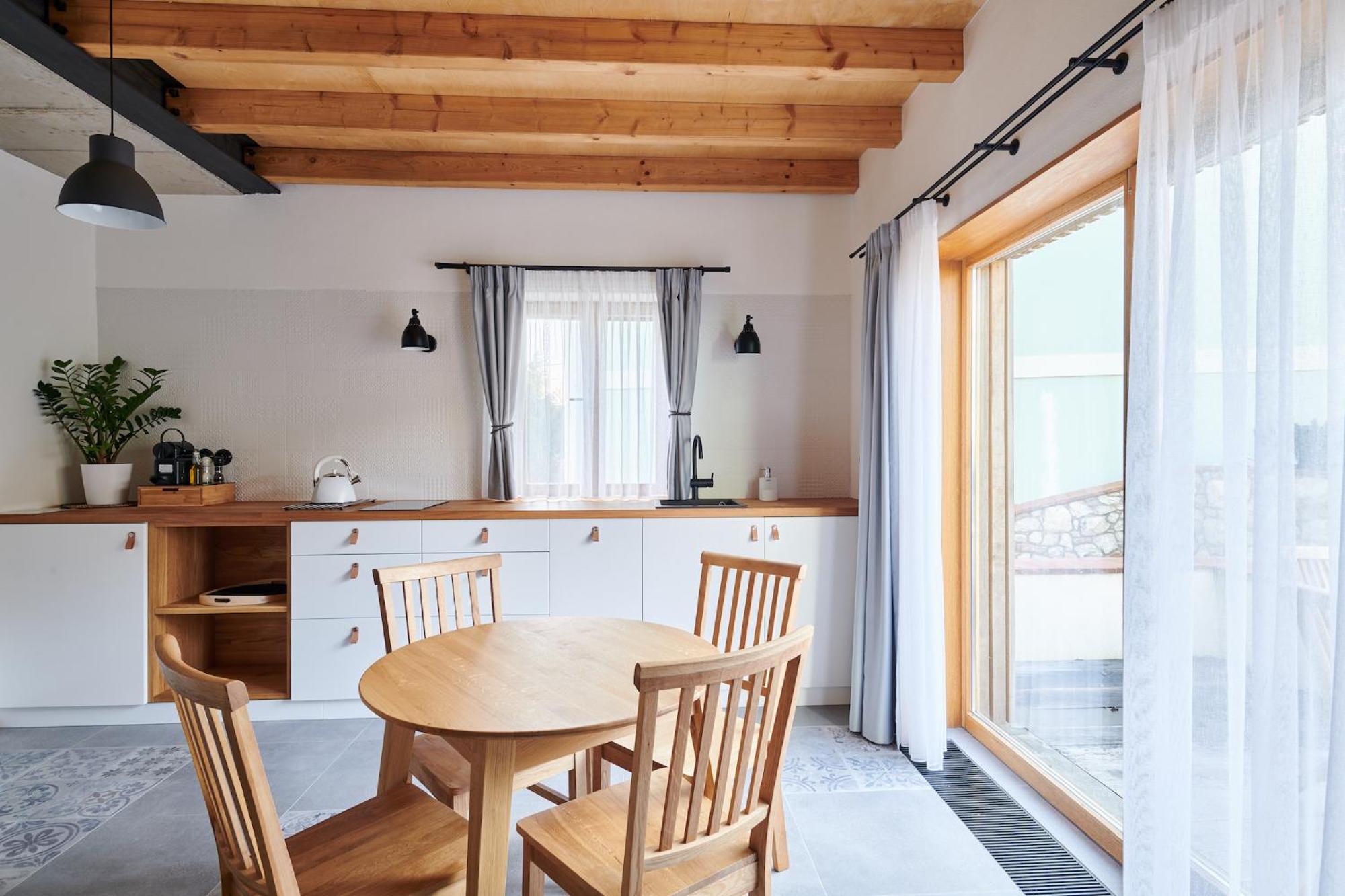 One-Bedroom Apartment - Photo 4