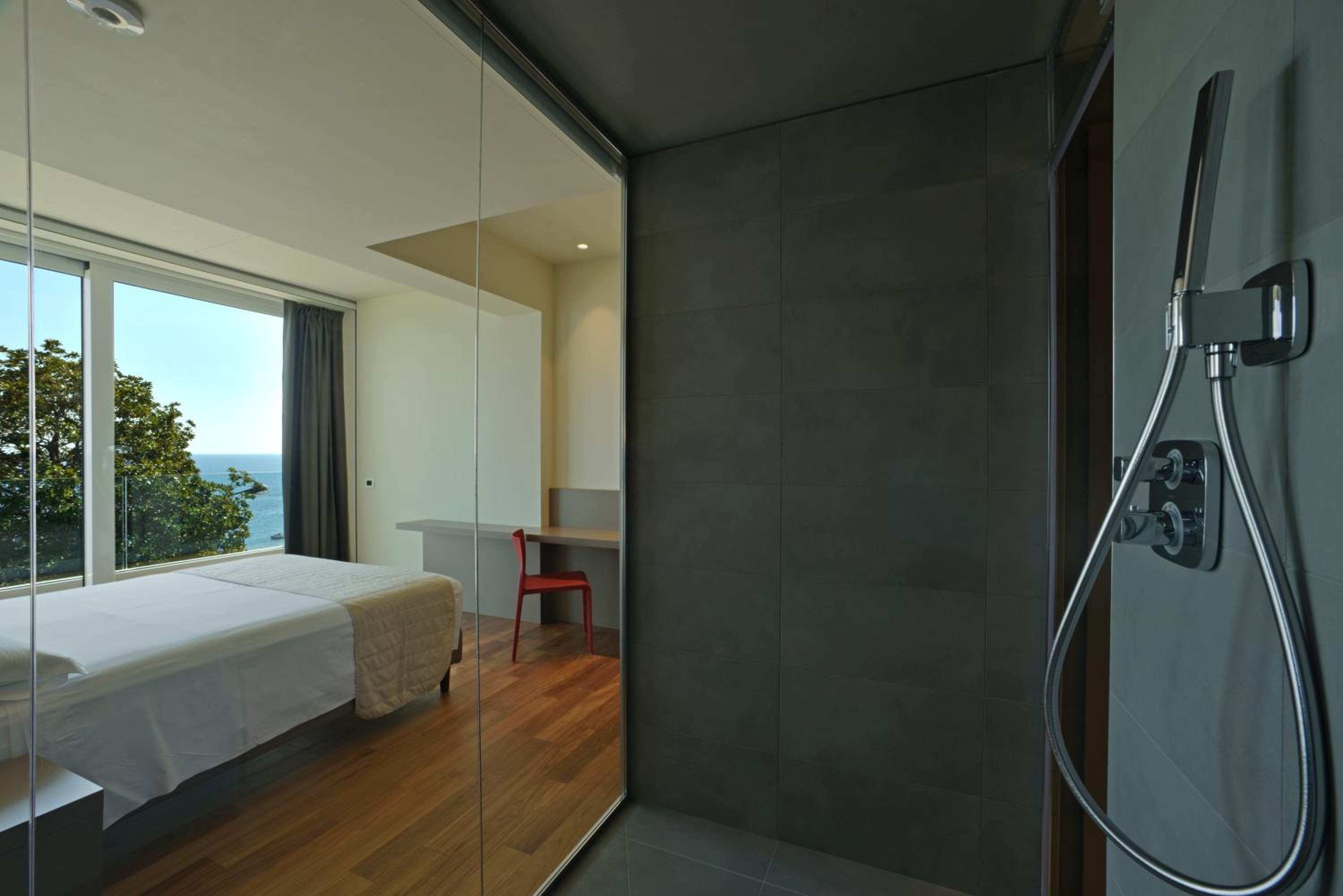 Deluxe Double Room with Sea View photo 3