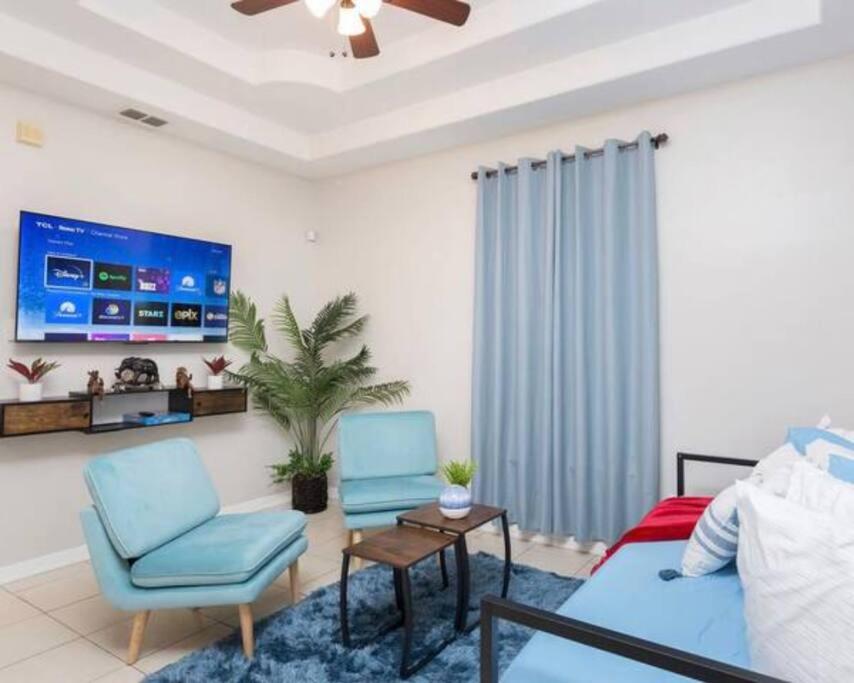 One-Bedroom Apartment photo 1