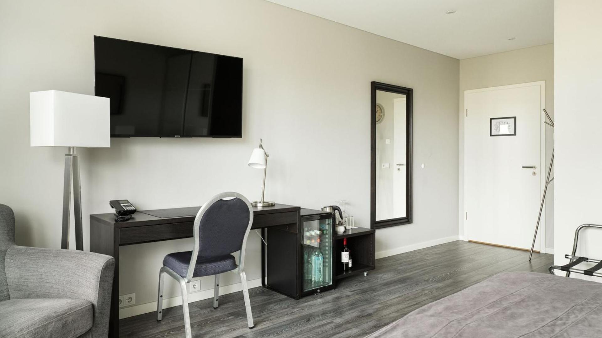 Superior Double or Twin Room - Photo 7