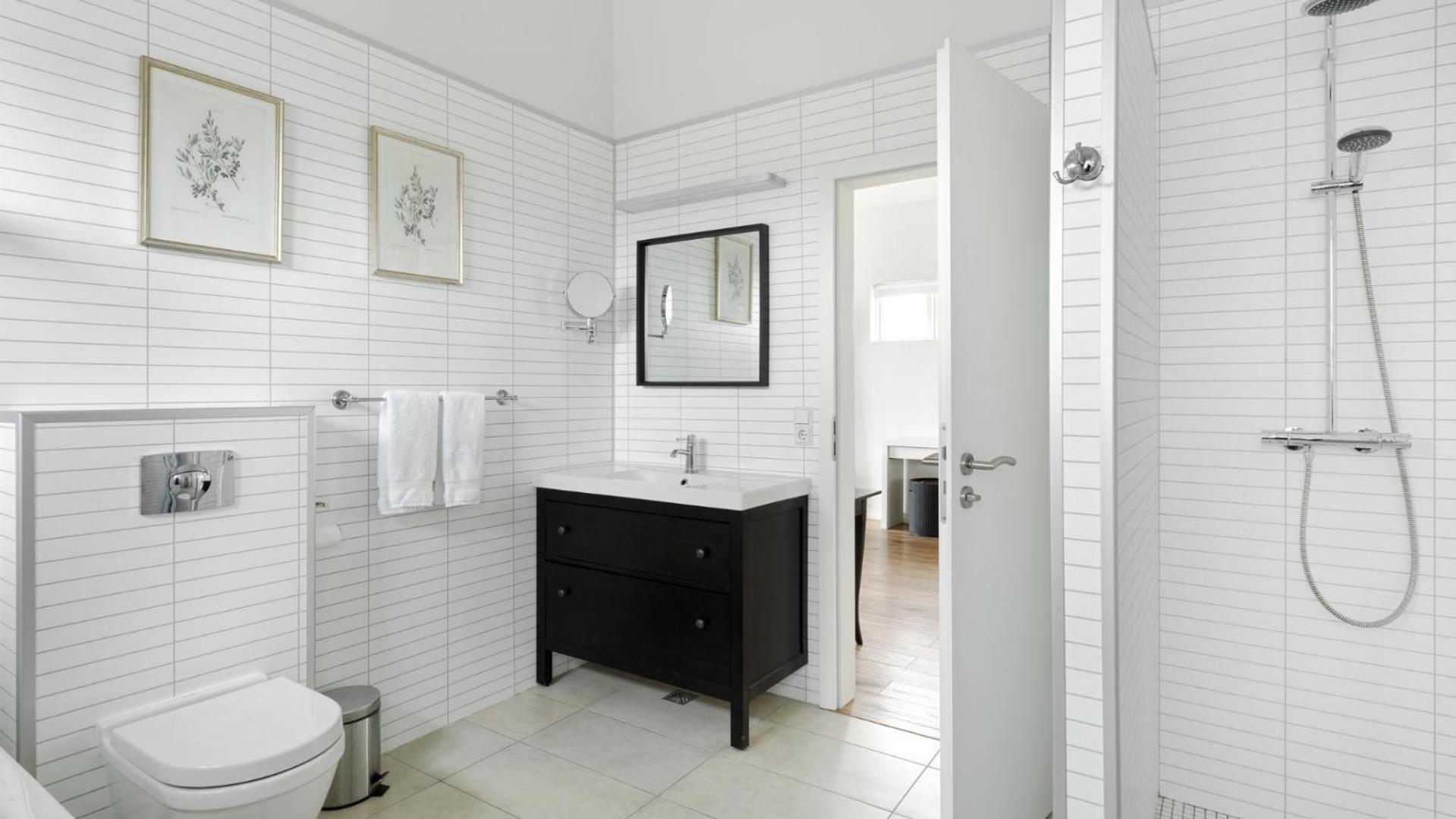 Suite - Photo 5