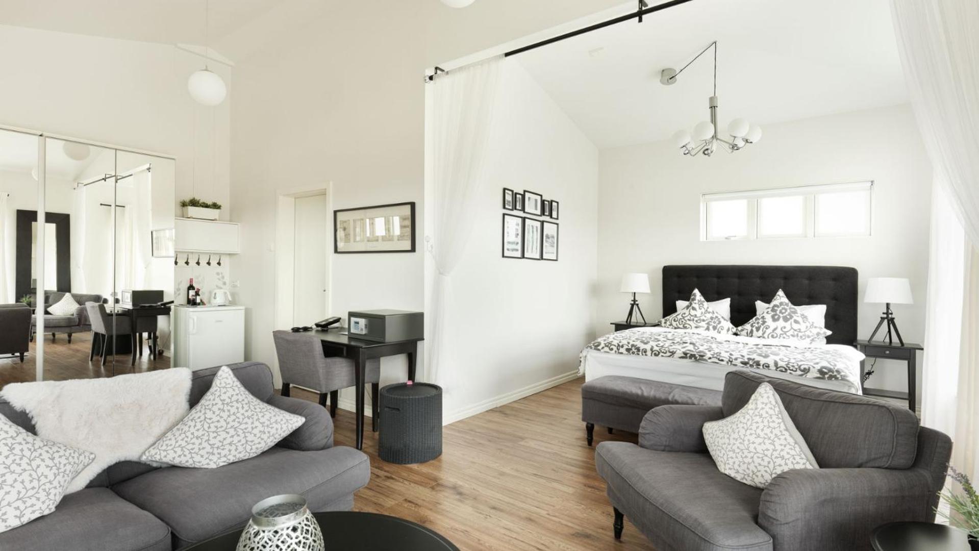 Suite - Photo 4