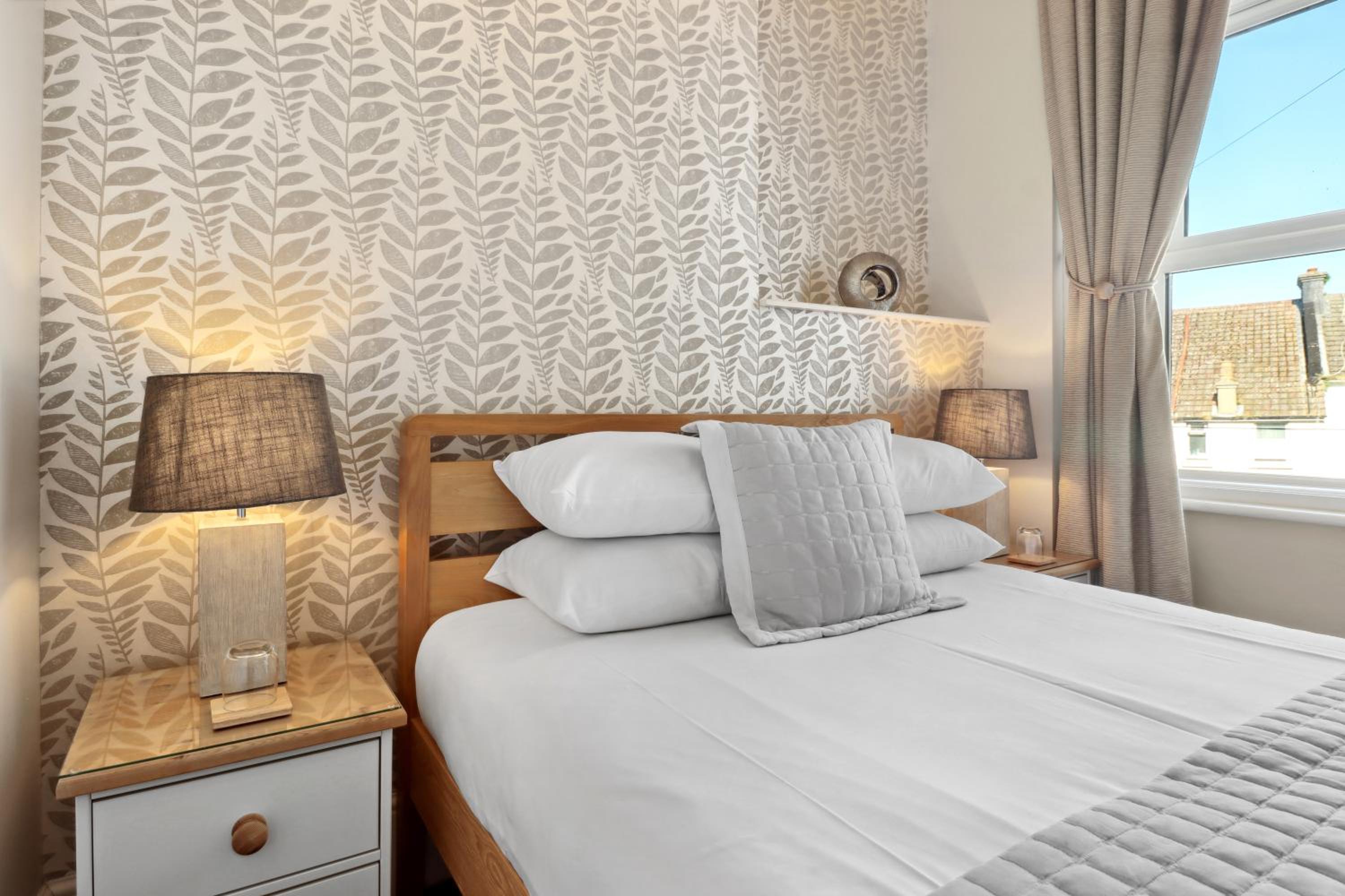 Double Room - Photo 6