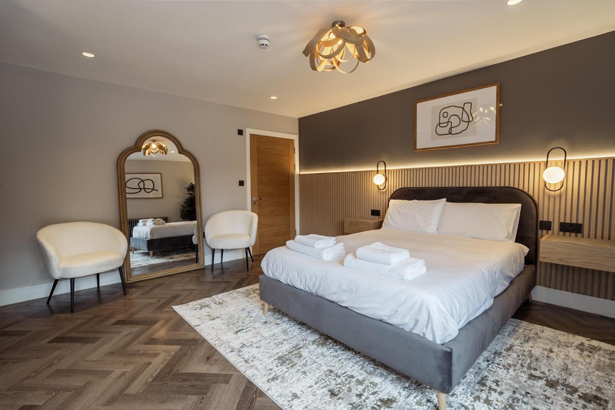 Deluxe King Room photo 1