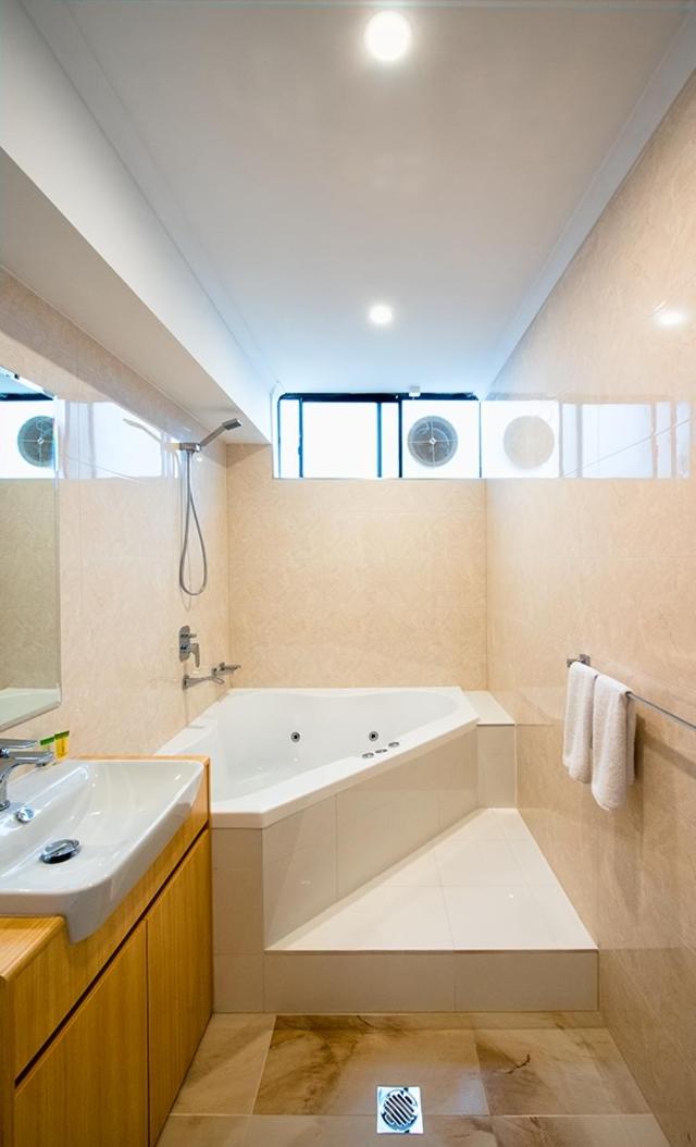Queen Room with Spa Bath photo 2