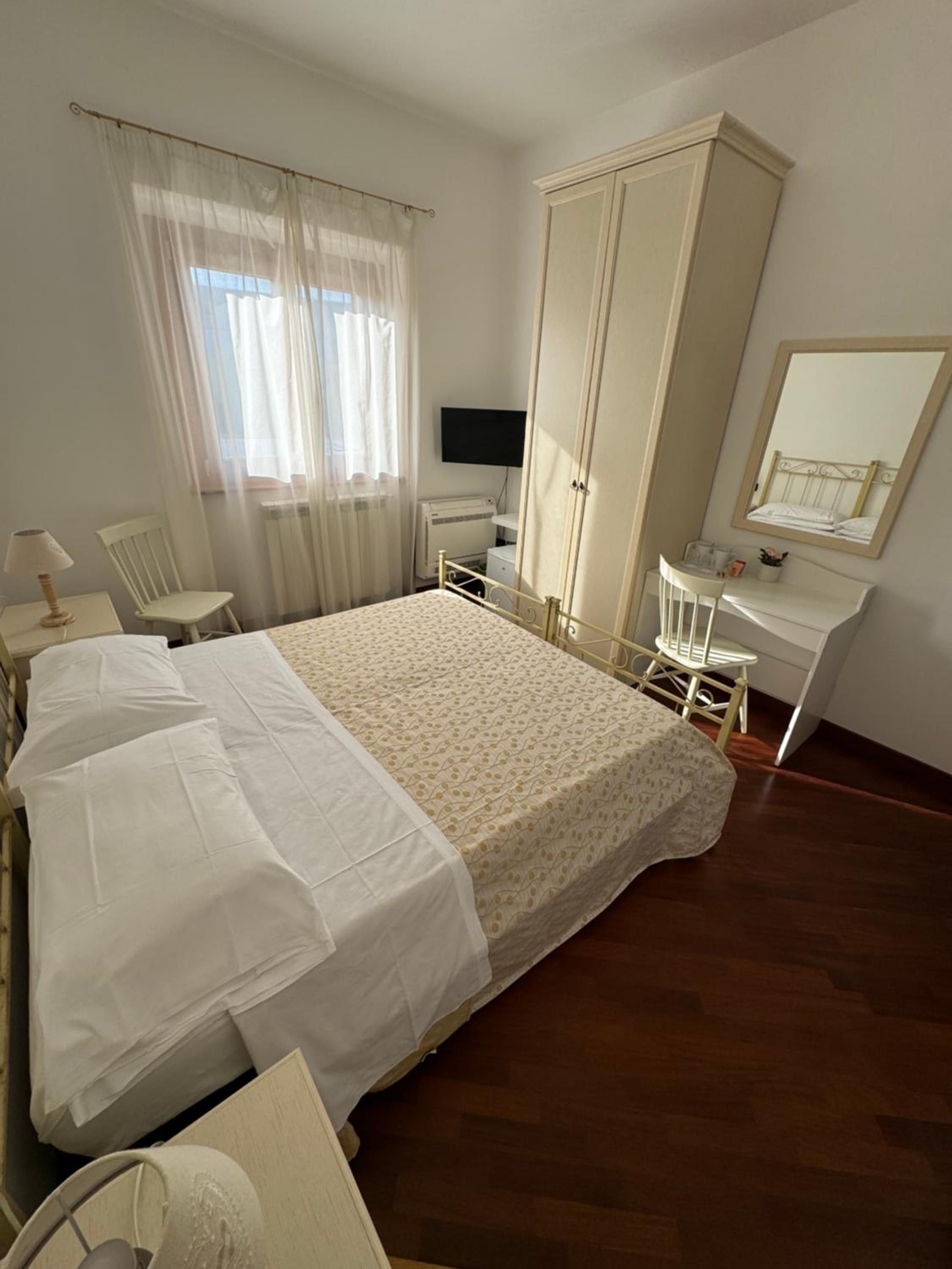 Double or Twin Room photo 3