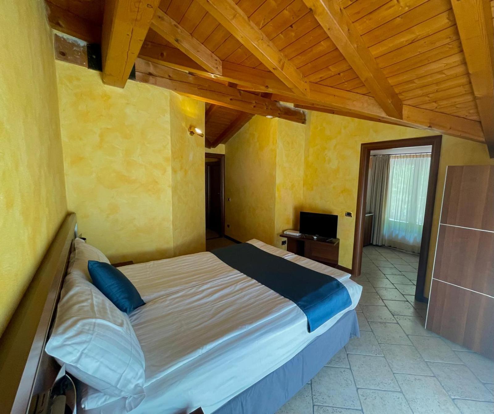 Superior Triple Room with Balcony photo 1