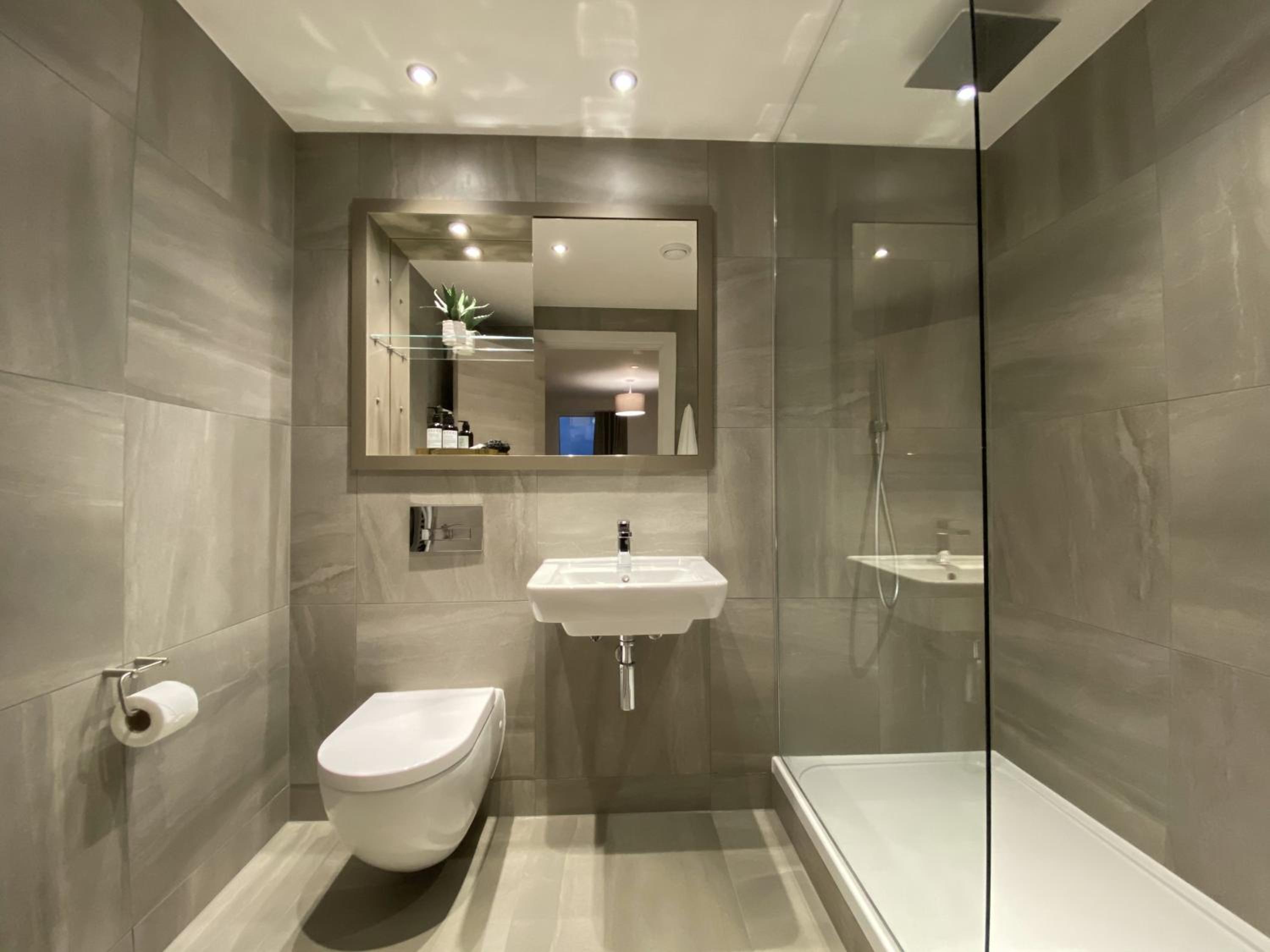 Two-Bedroom Apartment with Balcony photo 3