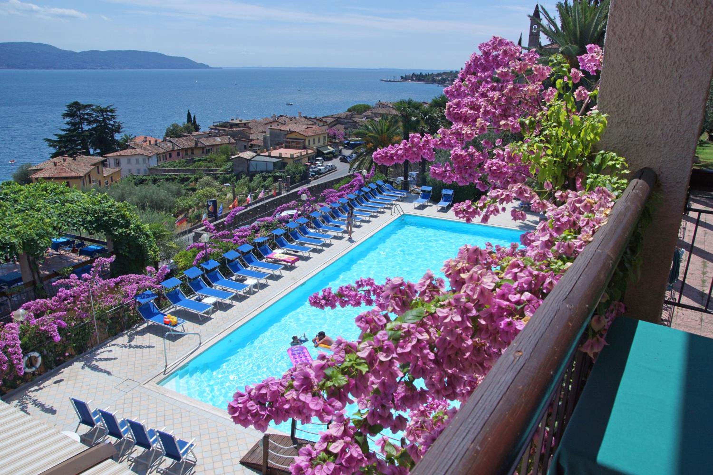 Superior Double Room with Balcony and Lake View - Photo 8