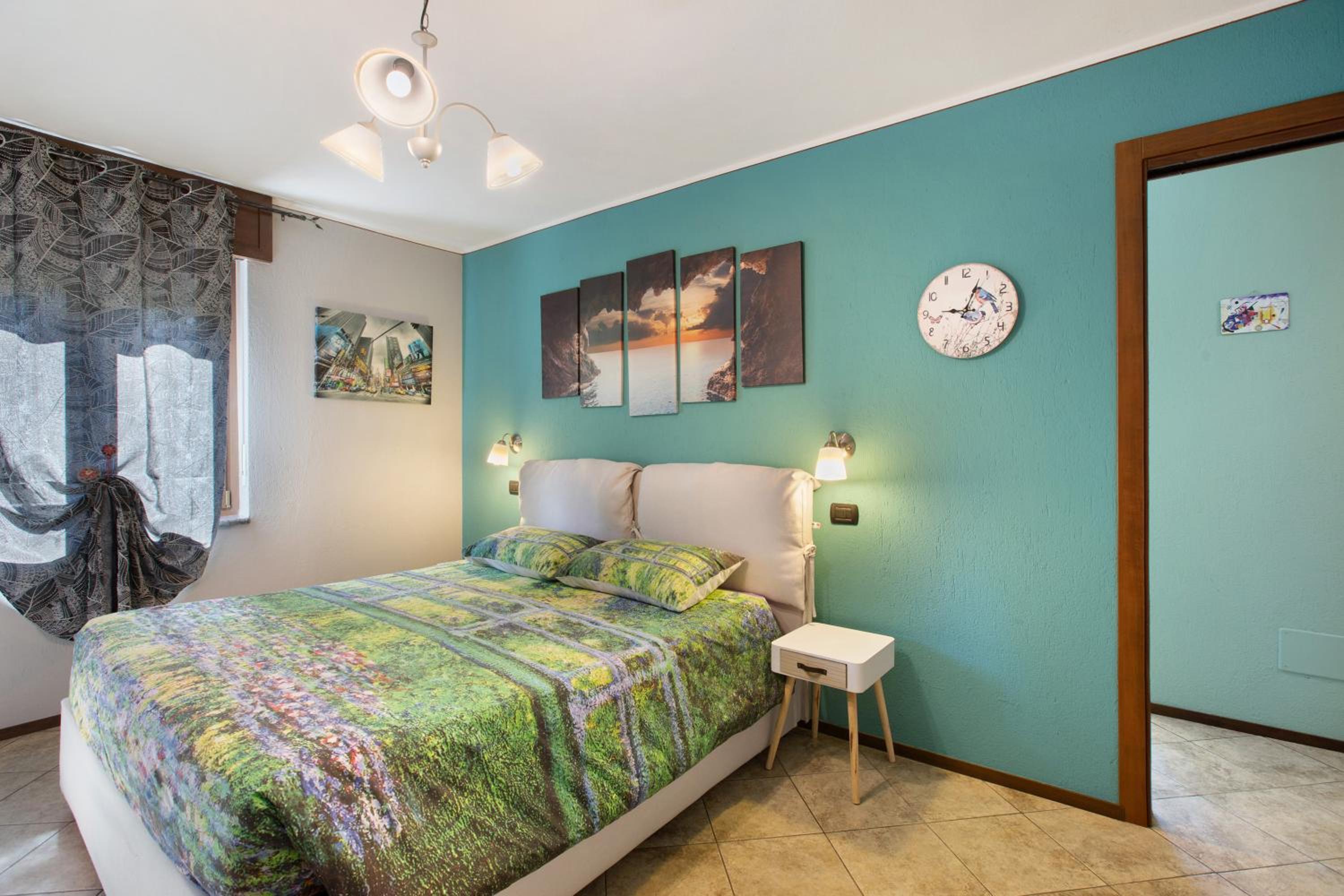 Two-Bedroom Deluxe Apartment with Garden View