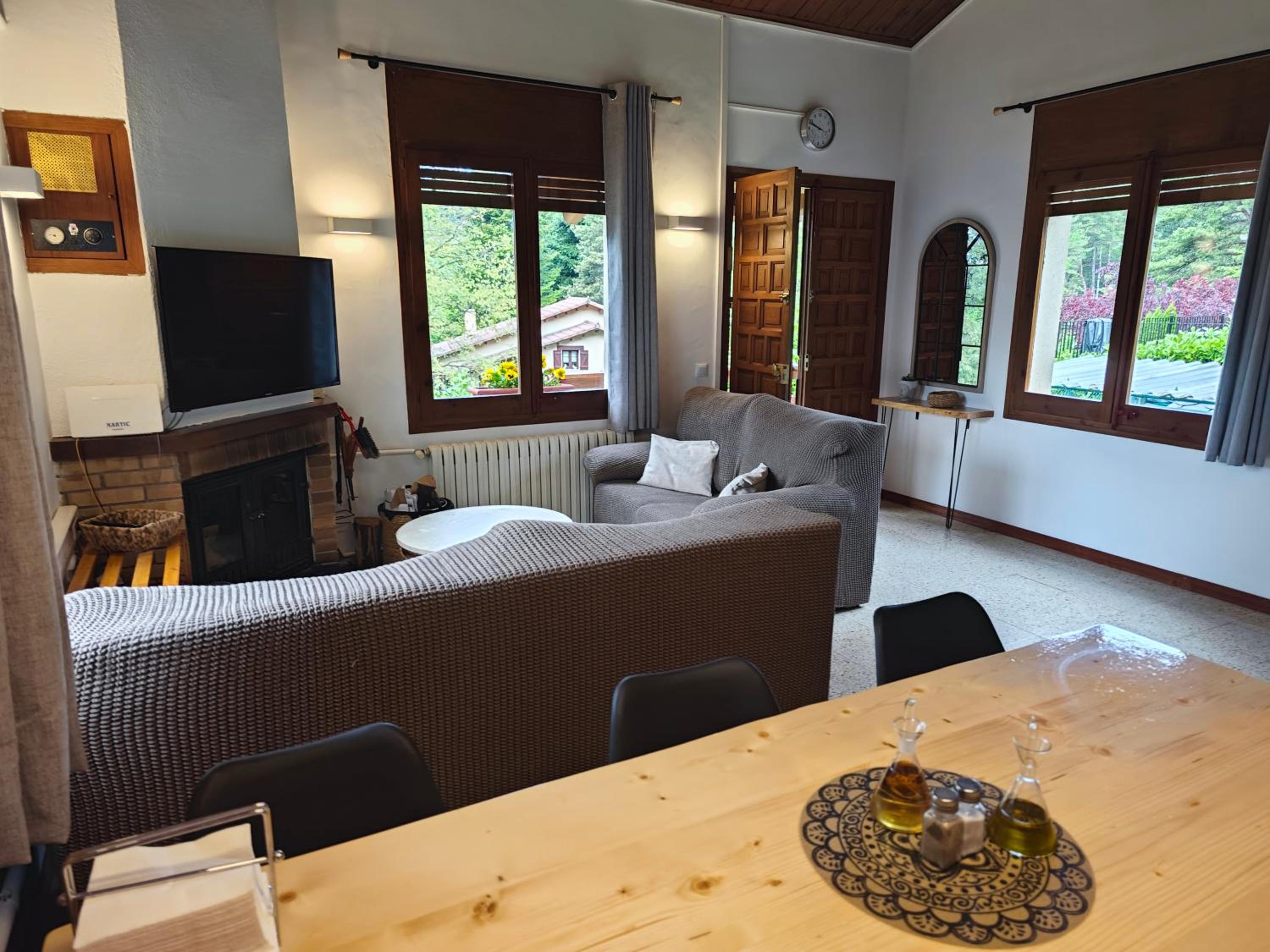 Three-Bedroom House photo 3