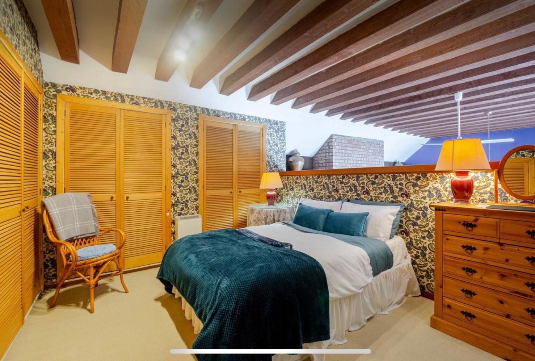 One-Bedroom House photo 1