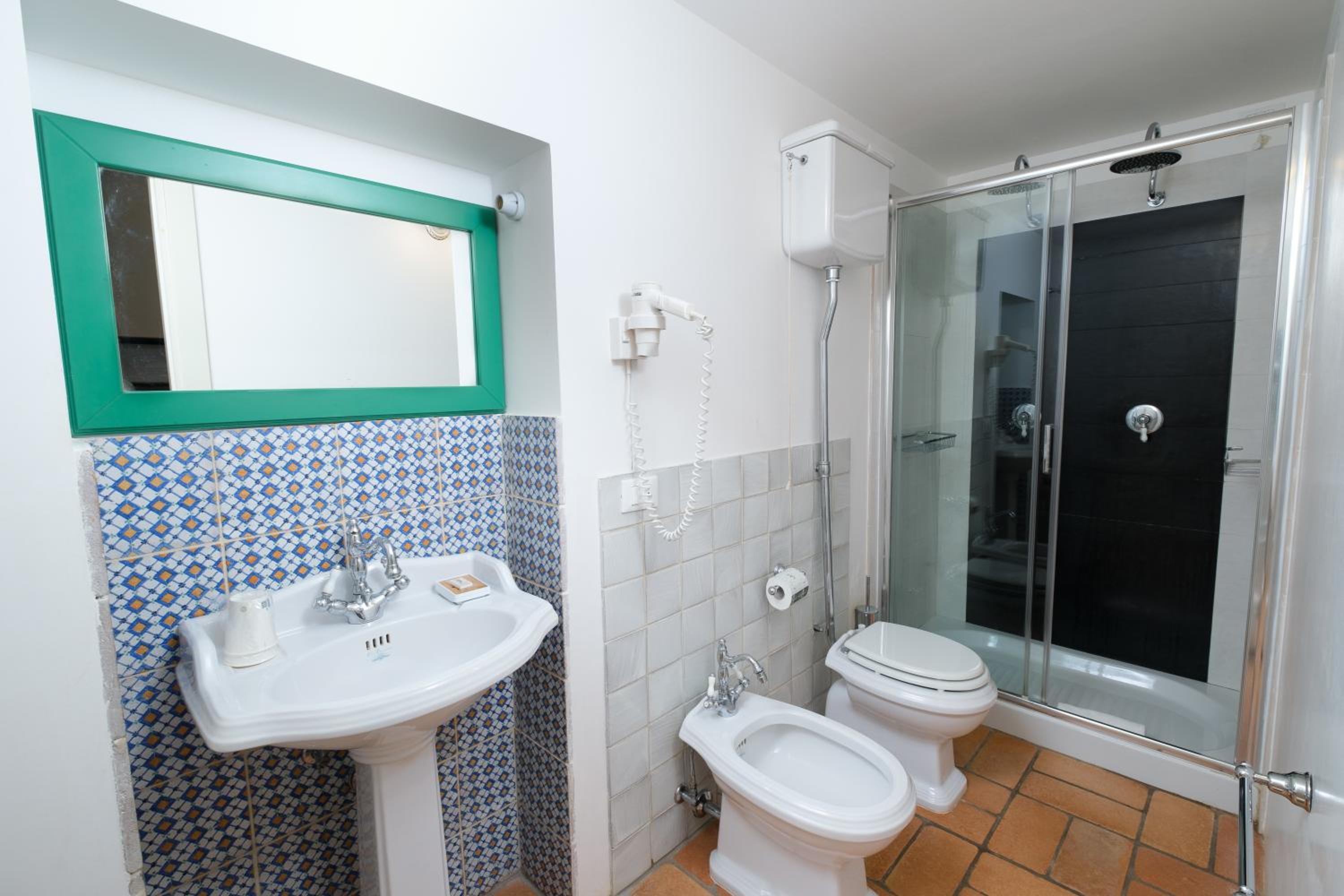 Deluxe Triple Room photo 2