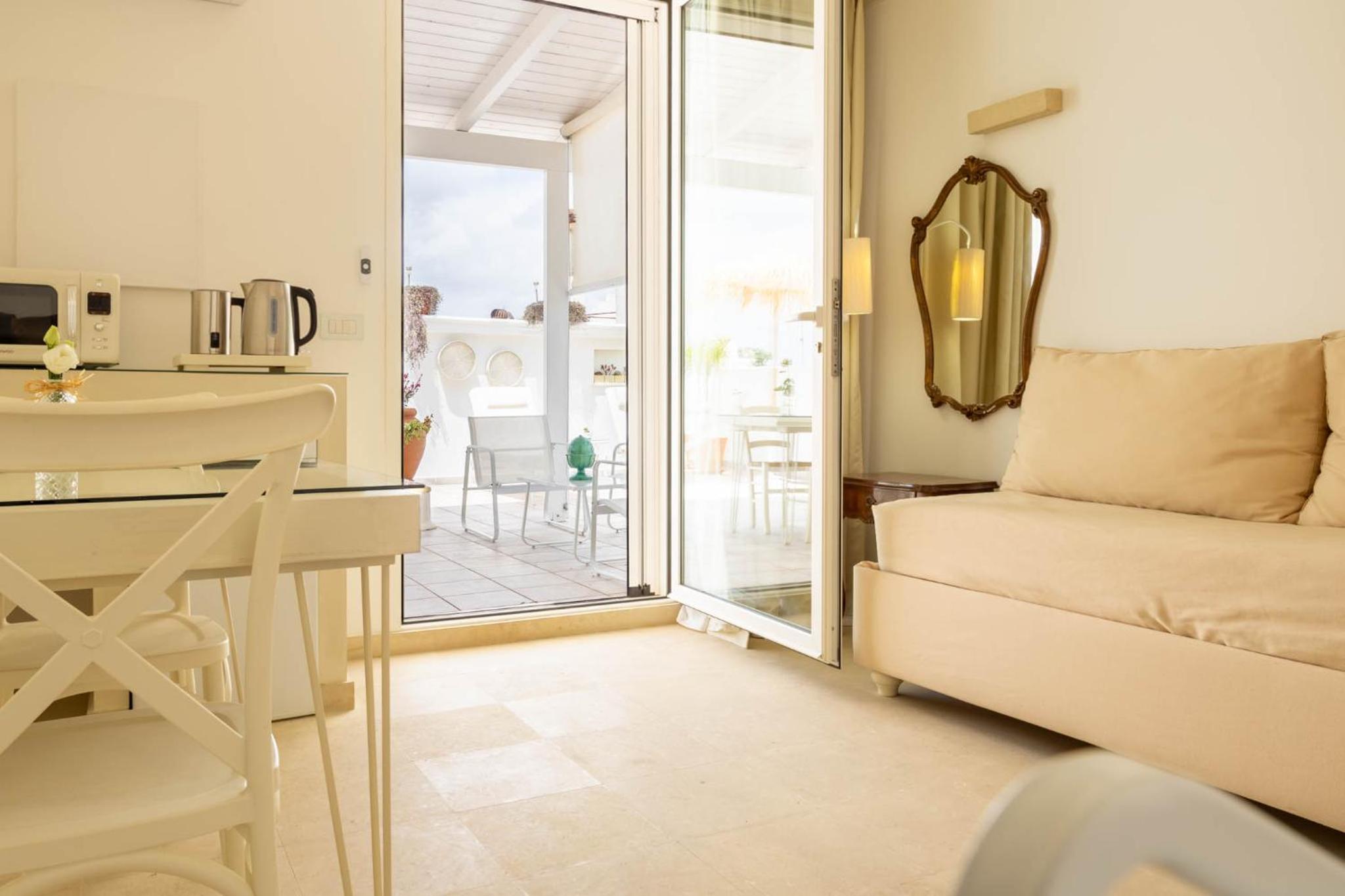 One-Bedroom Apartment with Terrace photo 1