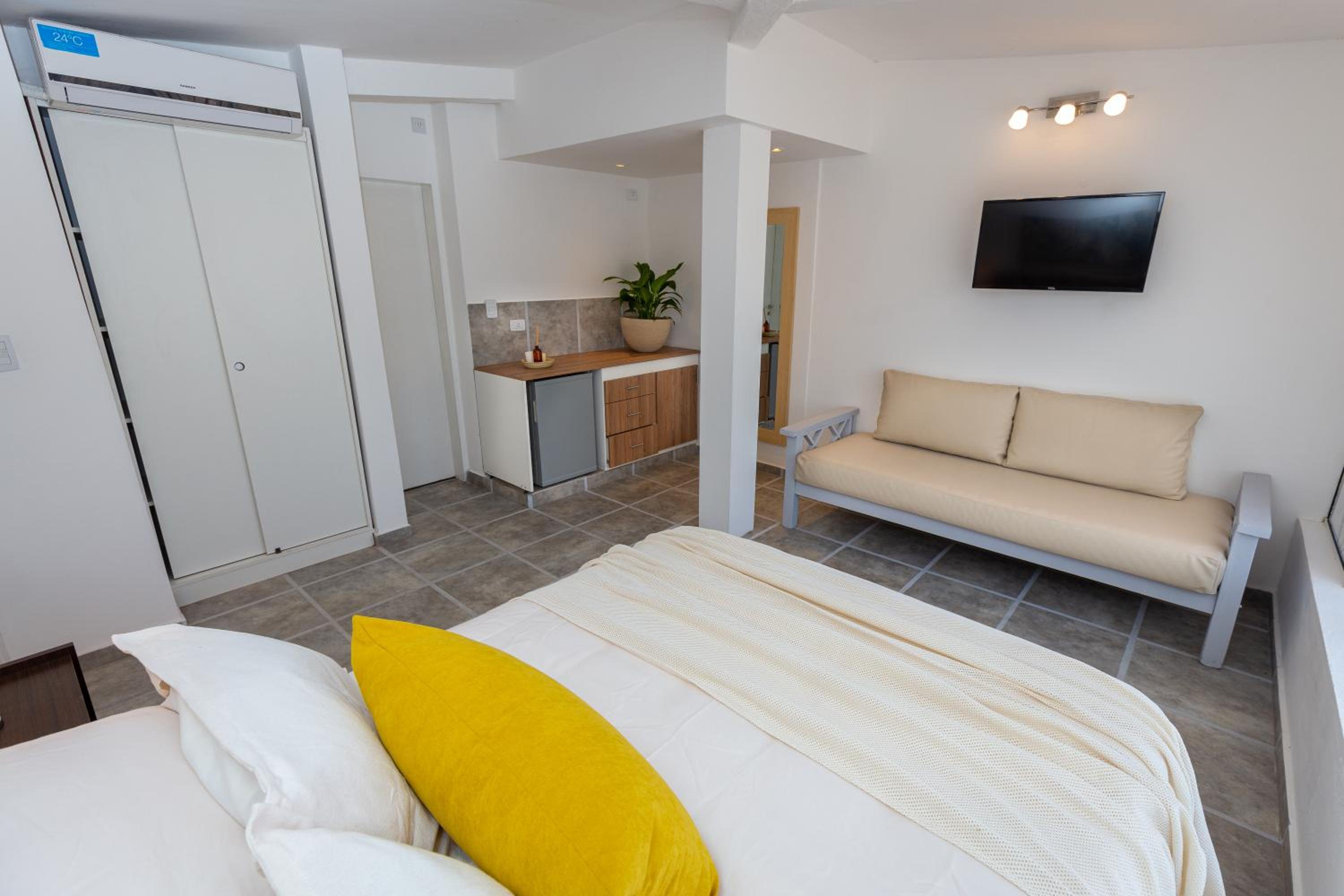 Triple Room photo 2