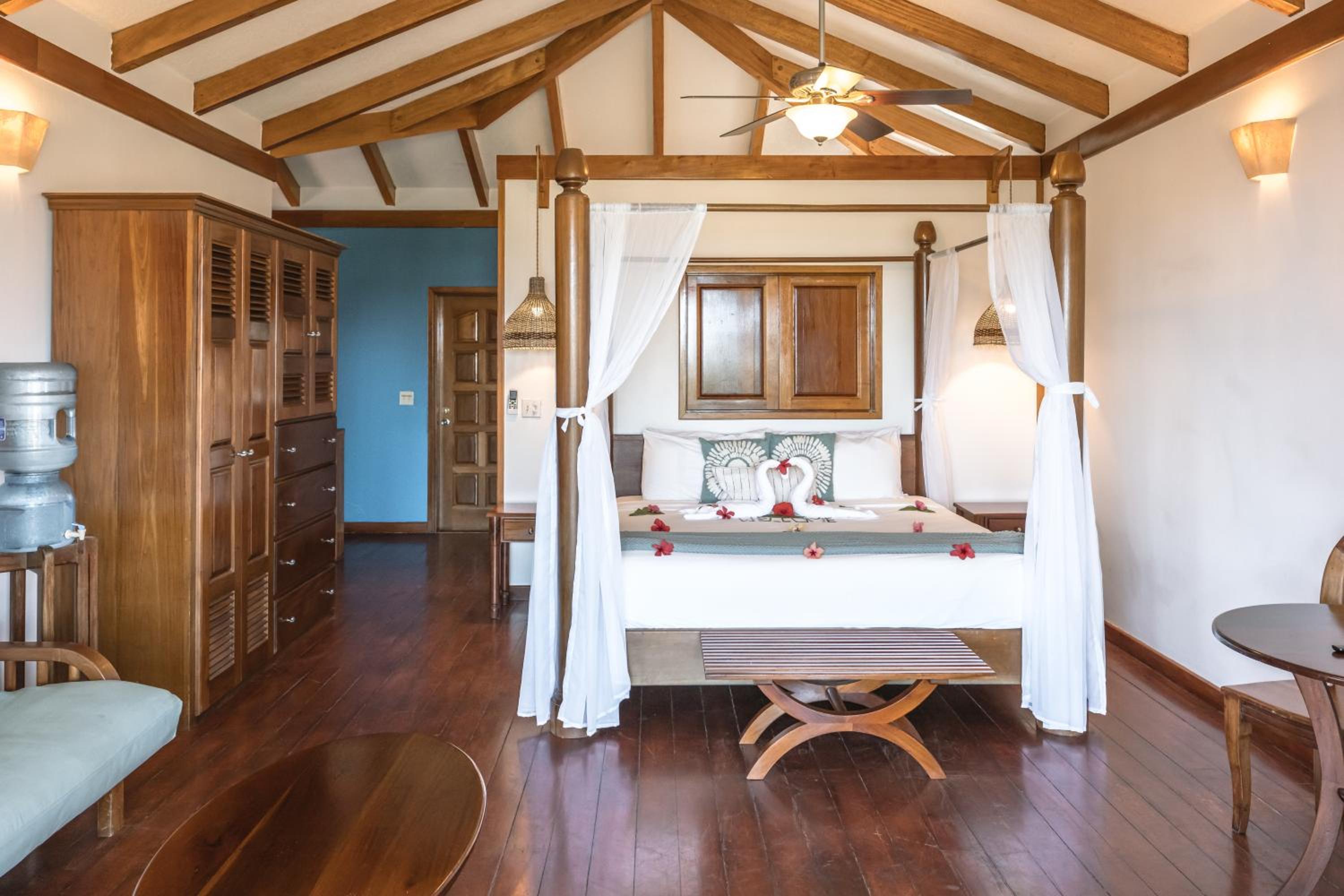 Three-Bedroom Villa - Photo 14