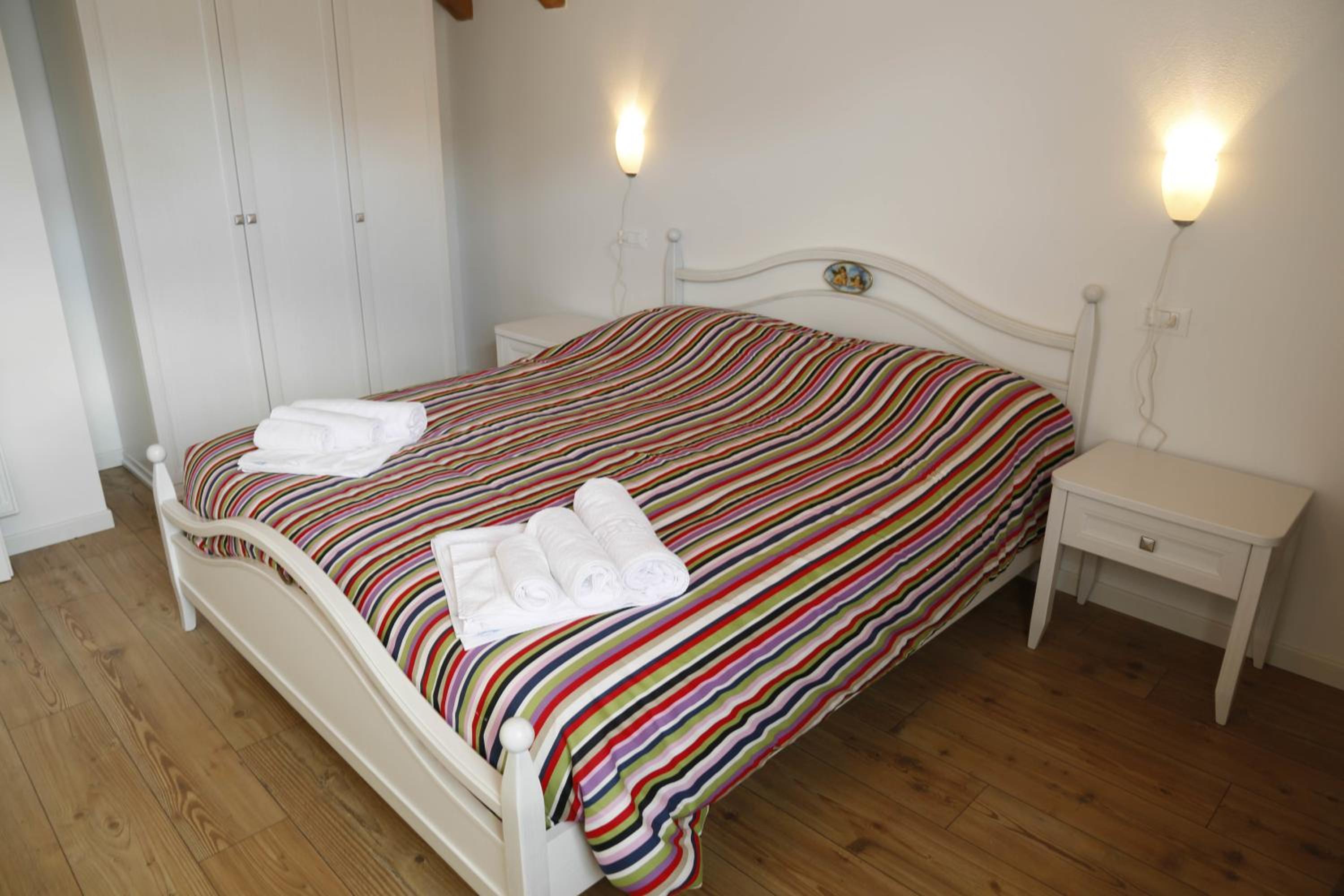 Two-Bedroom House photo 2