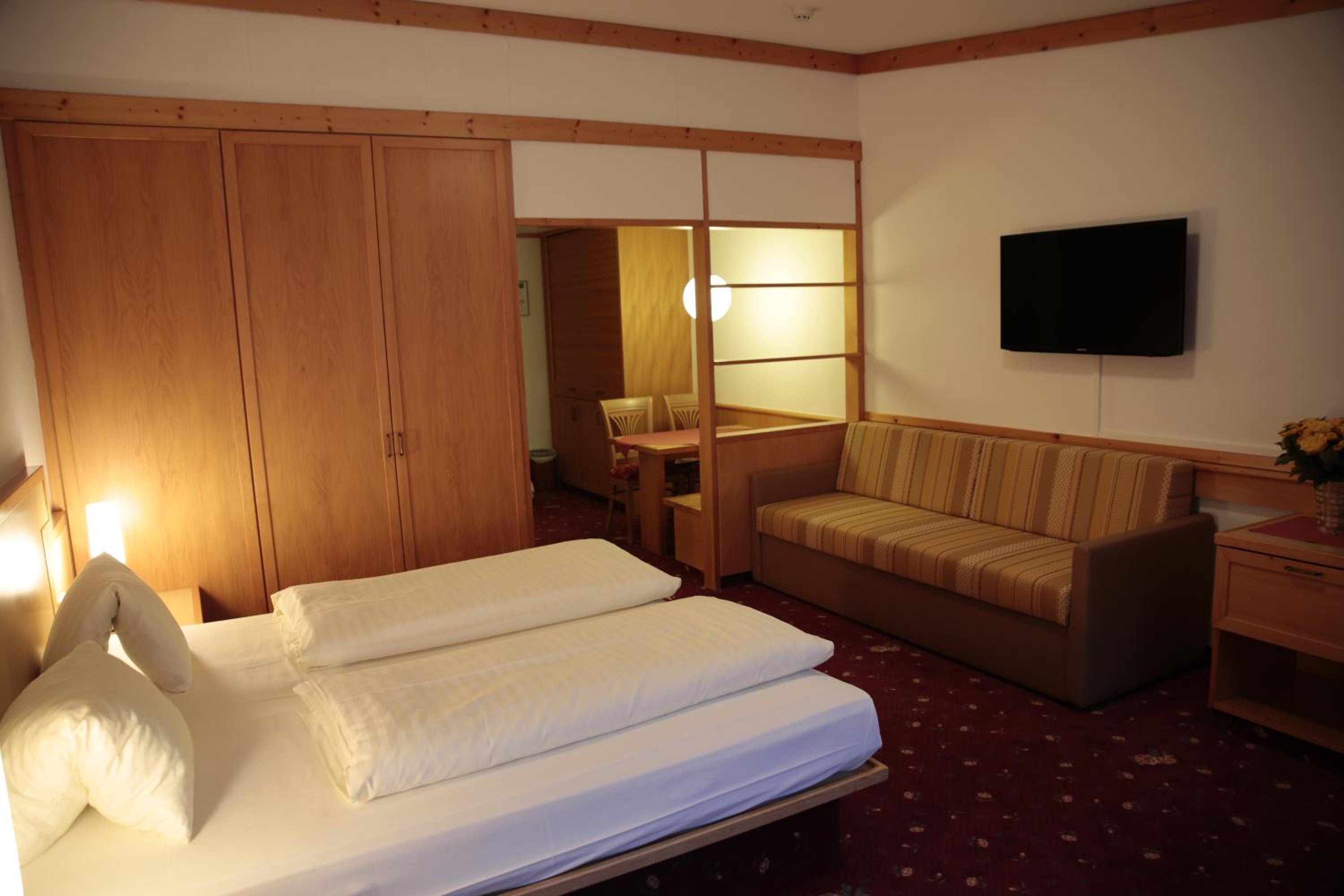 Standard Double Room photo 3