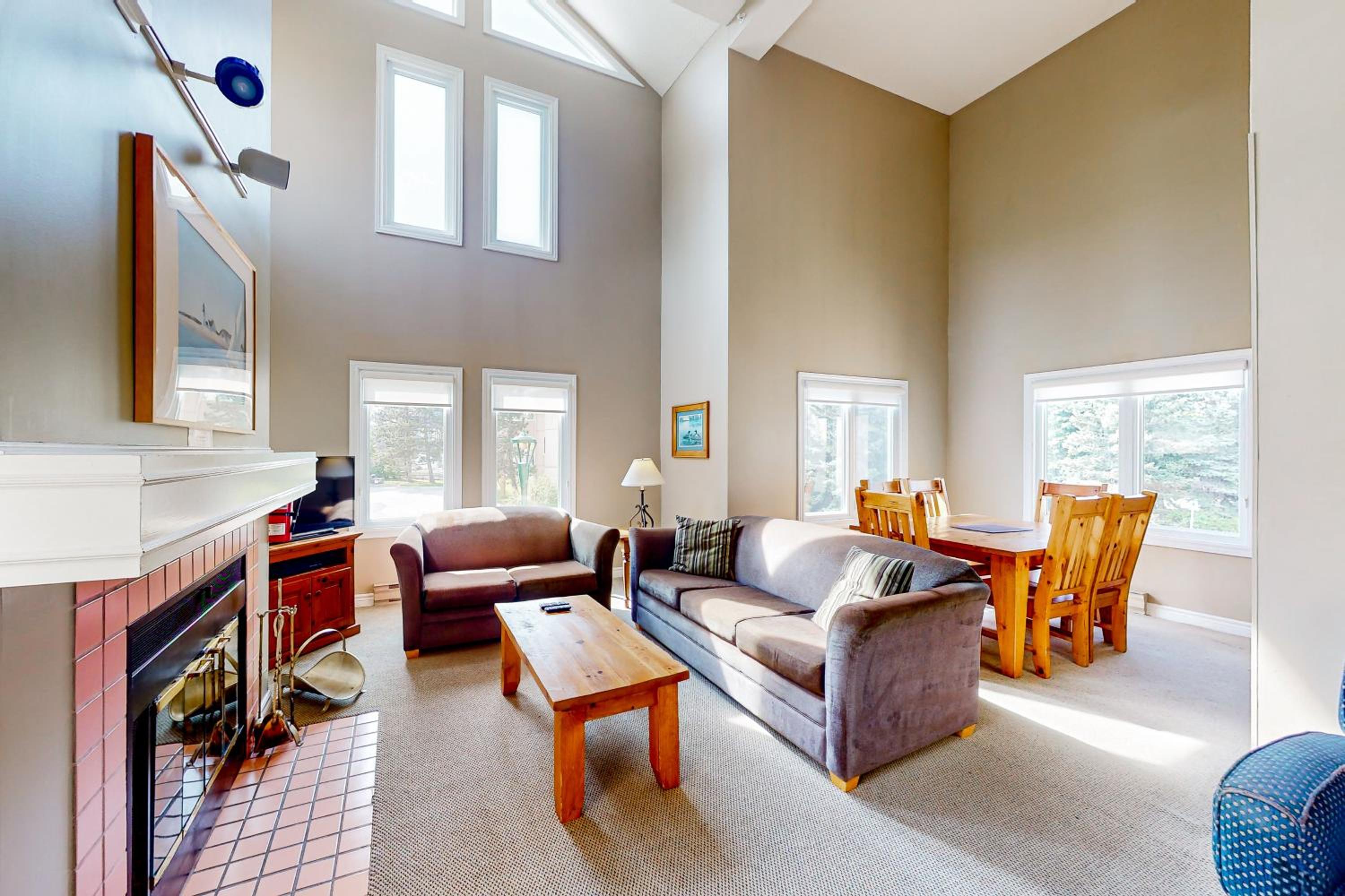 Three-Bedroom Apartment with Park View photo 2