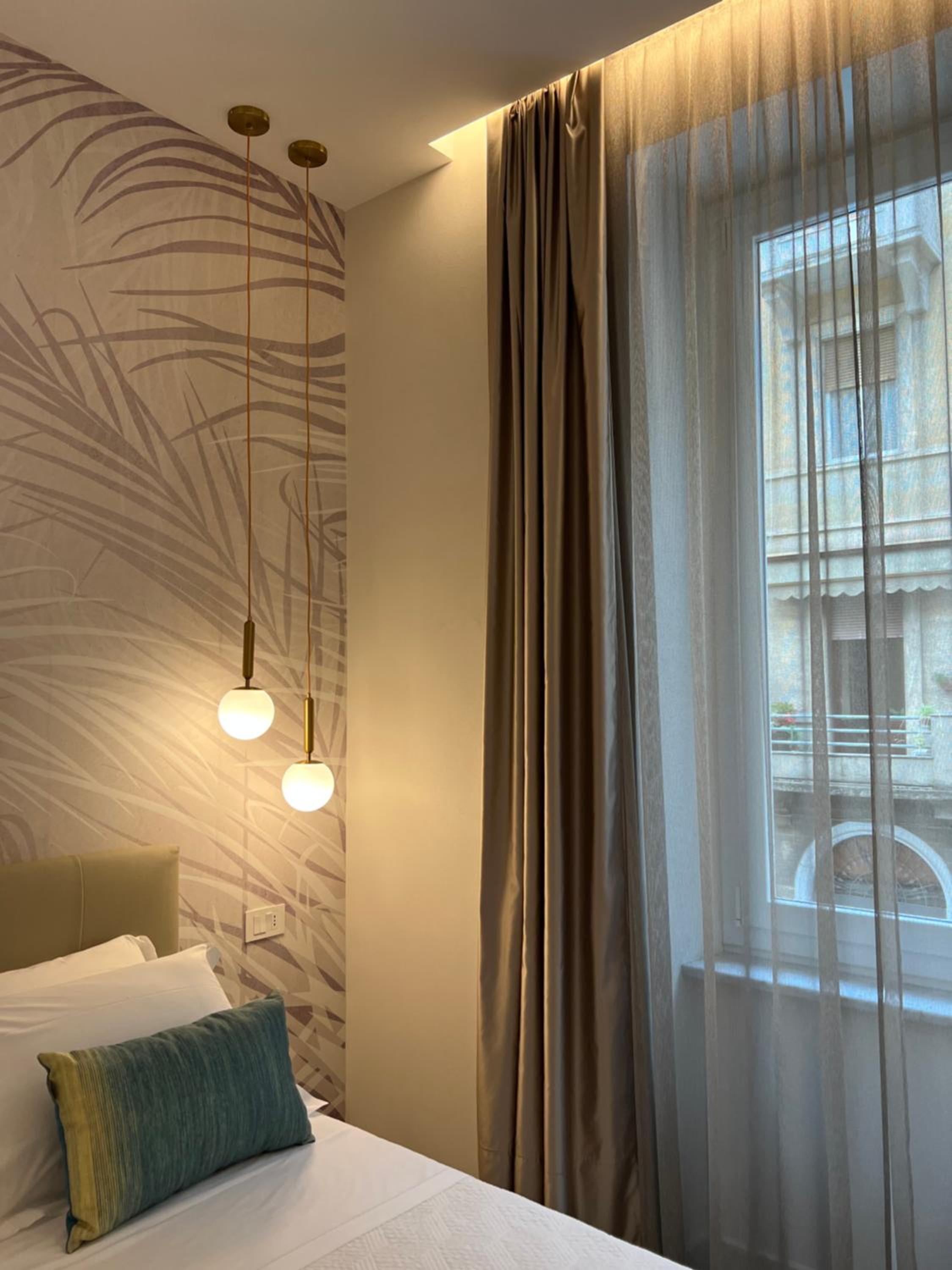 Deluxe King Room photo 1