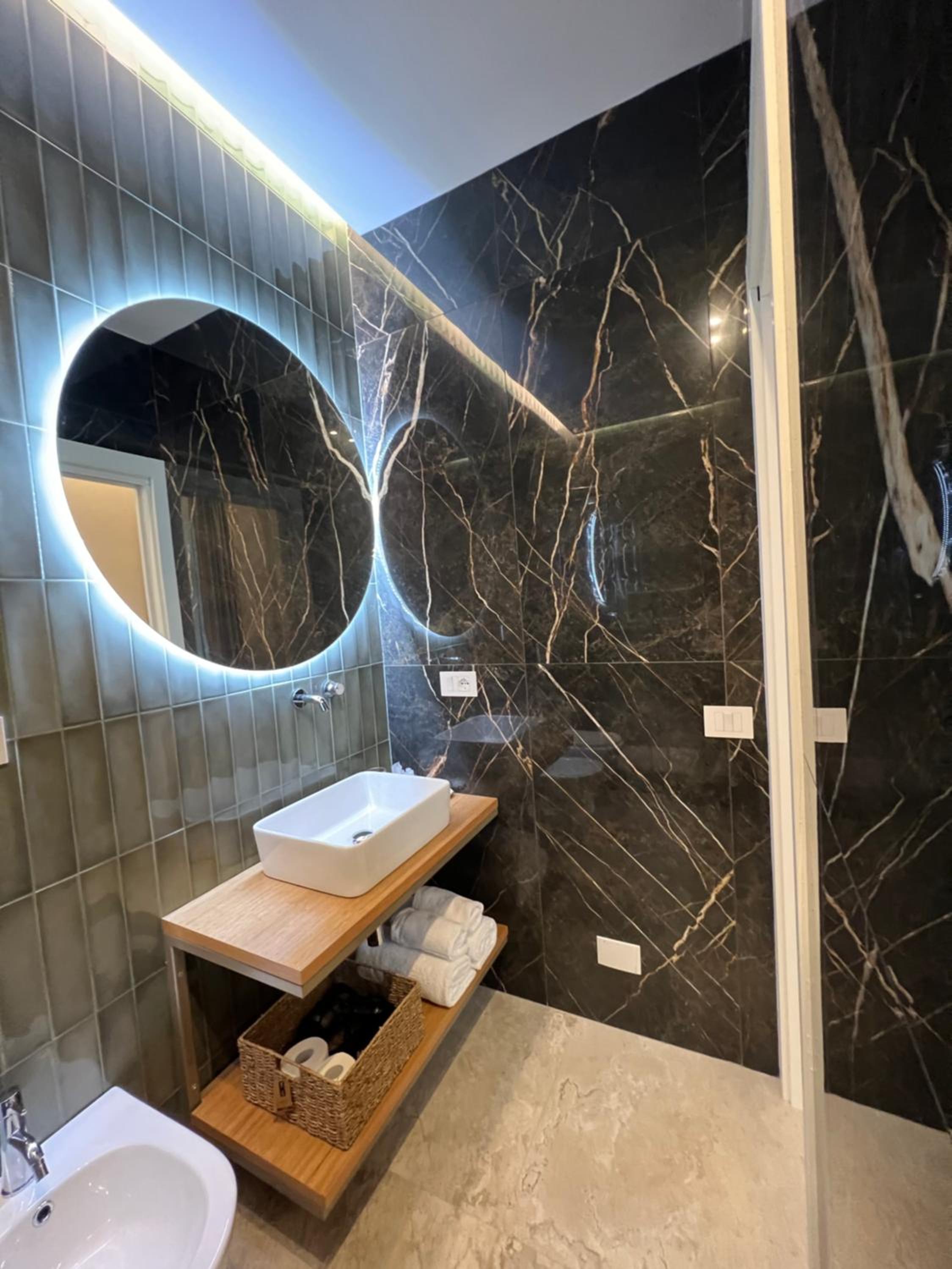 Deluxe King Room photo 2
