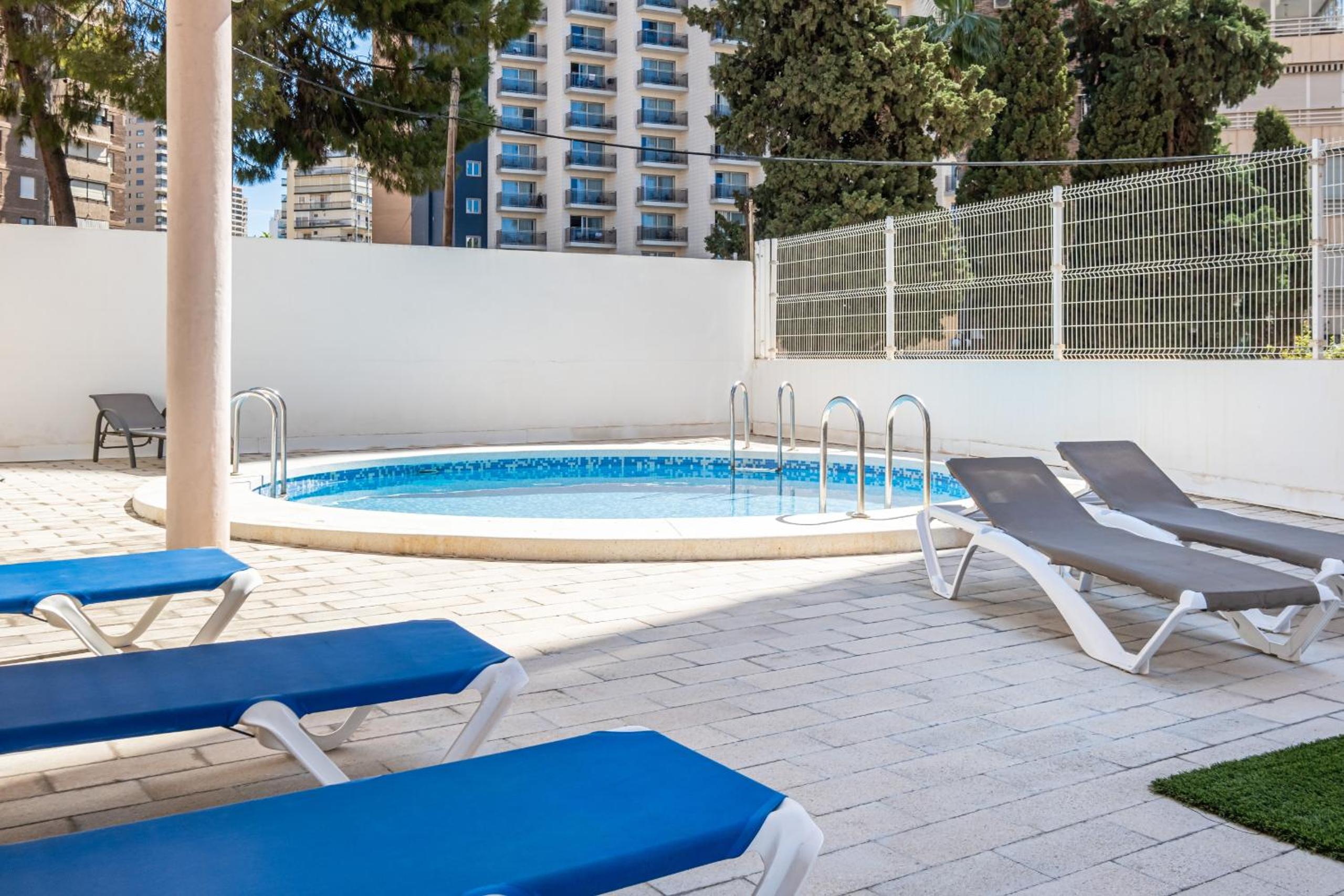 One-Bedroom Apartment with View - Photo 4