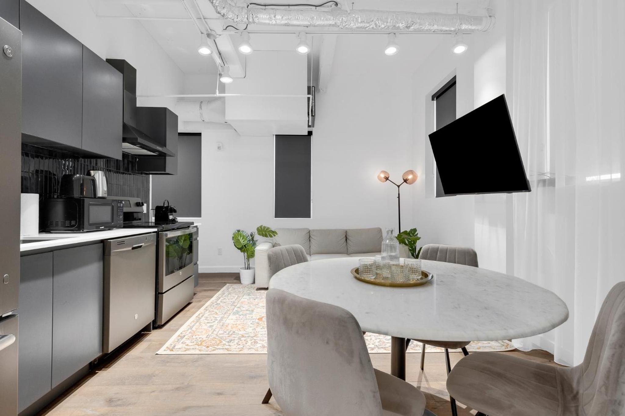 Loft - Photo 2