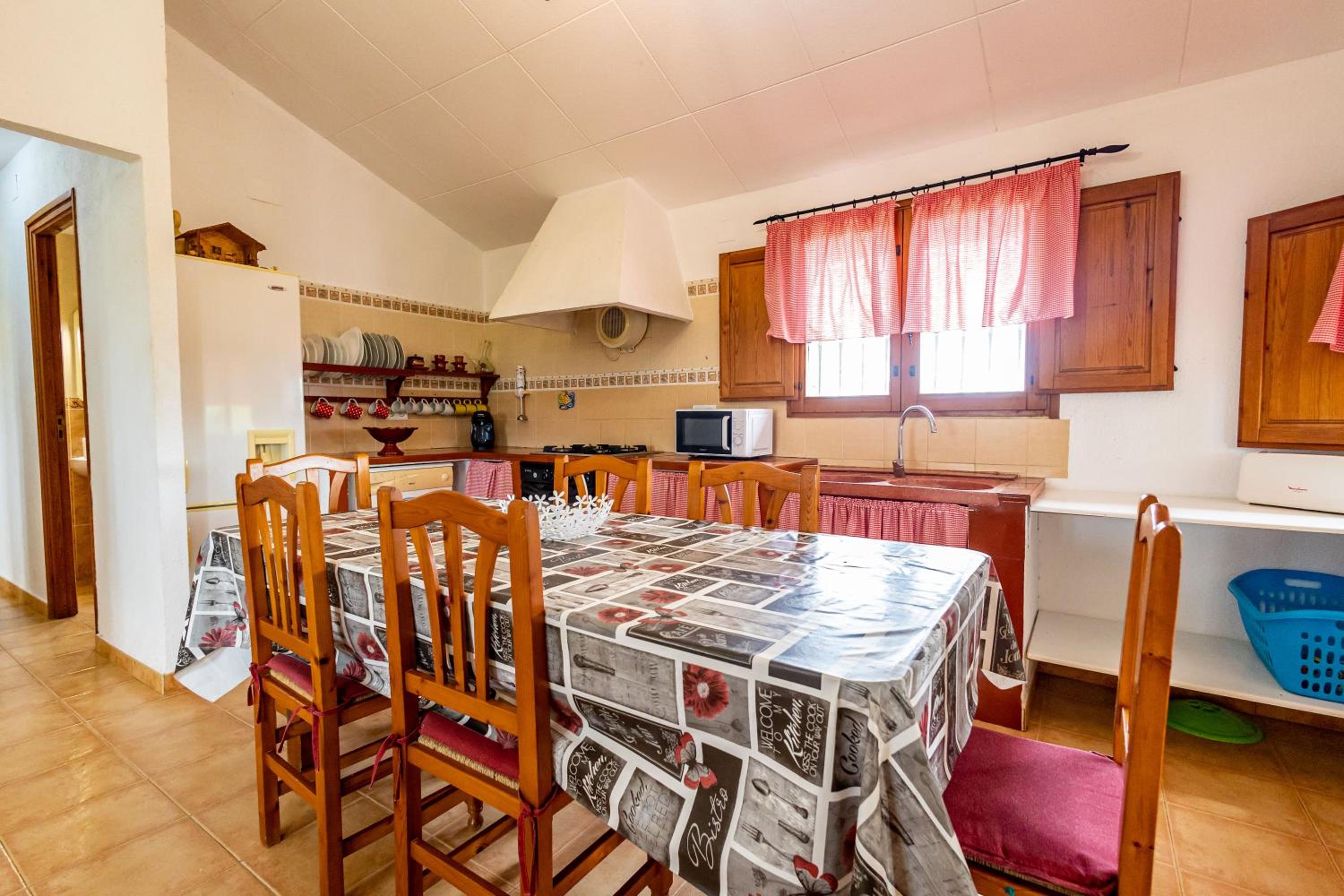 Three-Bedroom House photo 3