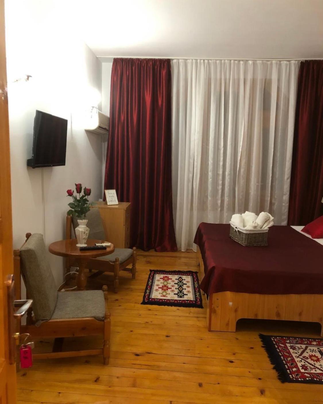 Deluxe Double Room with Balcony photo 2
