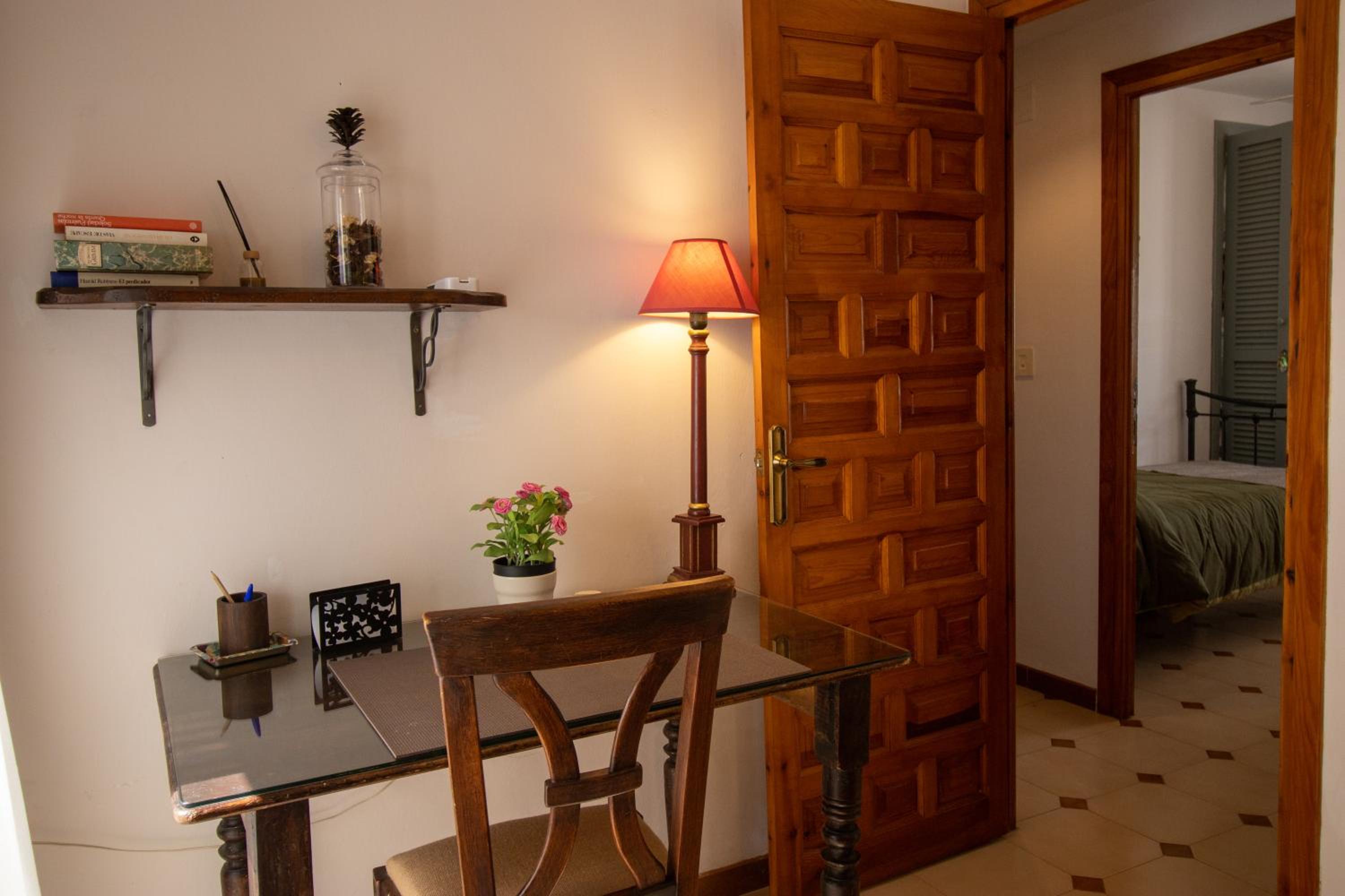 Three-Bedroom House photo 3