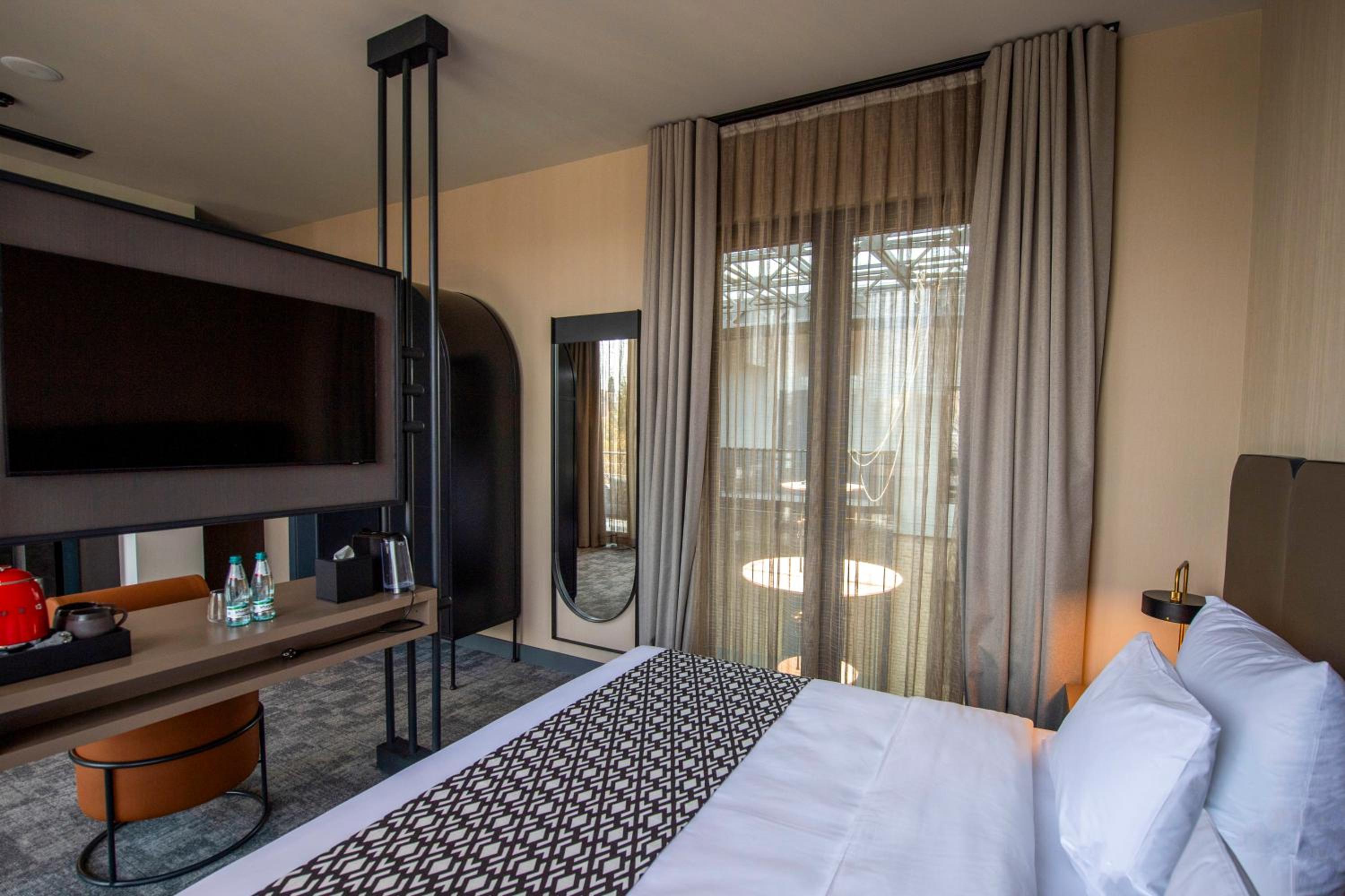 Deluxe Suite with Terrace