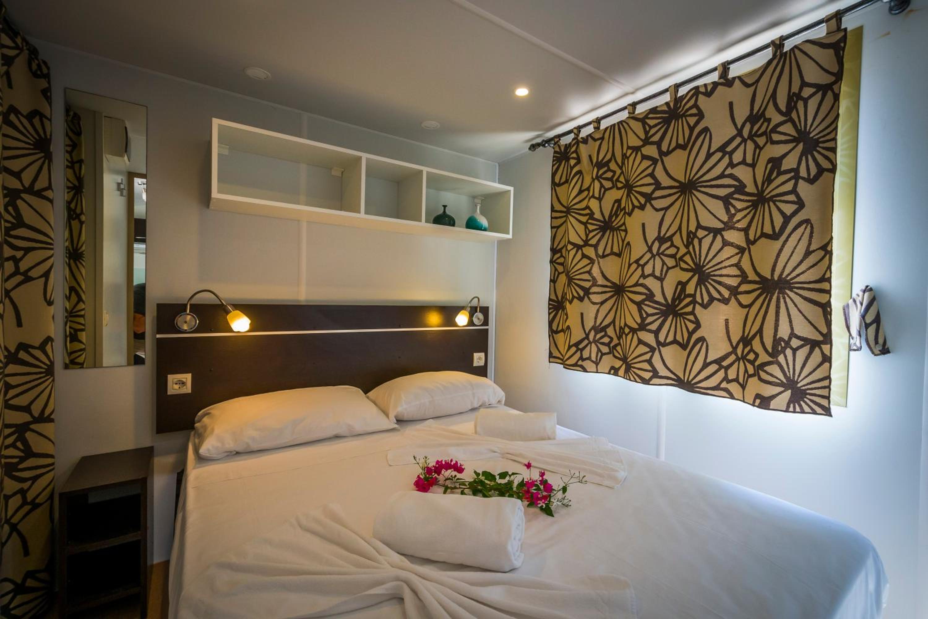 Two-Bedroom Mobile Home photo 2