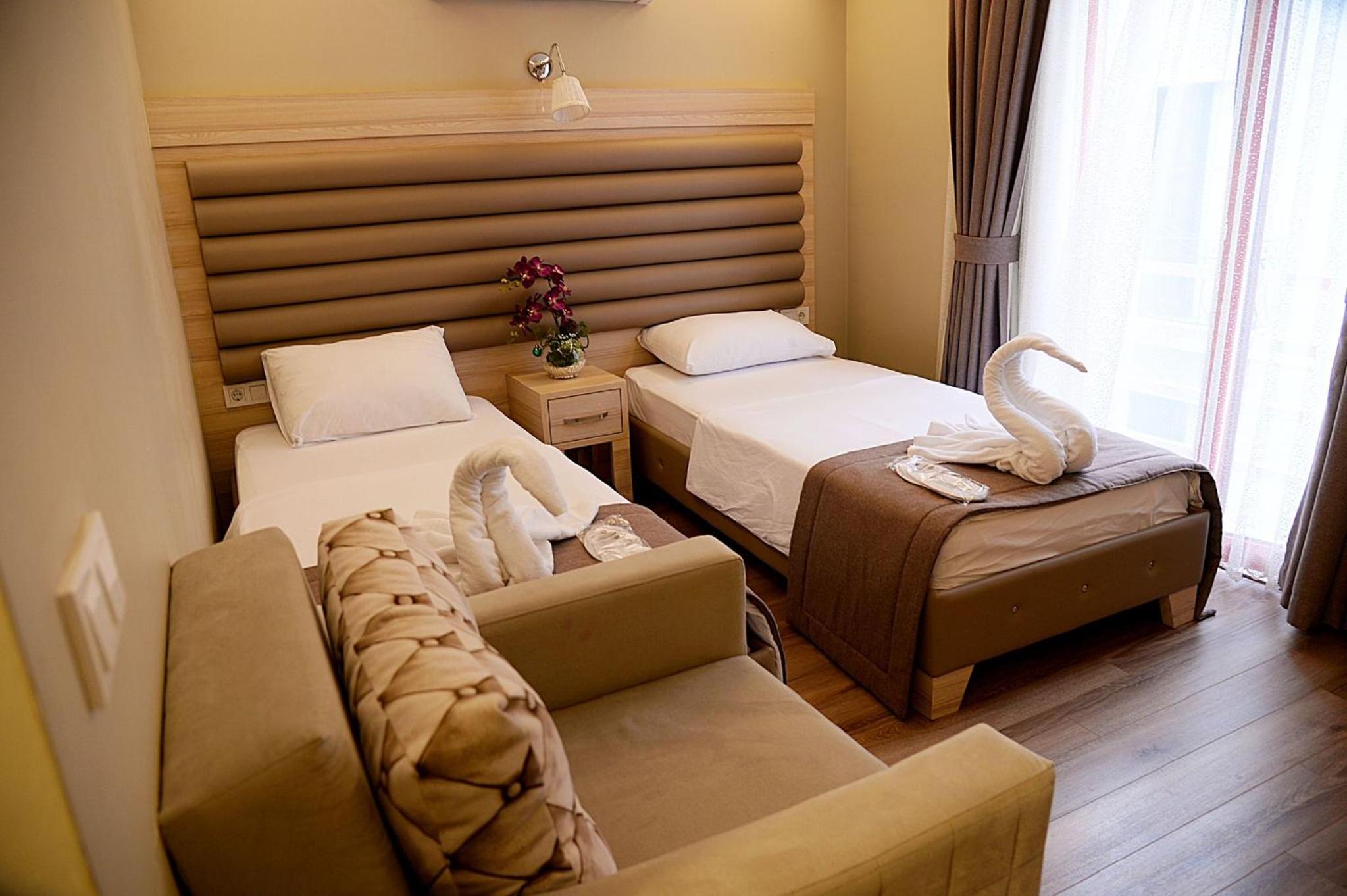 Deluxe Twin Room photo 2