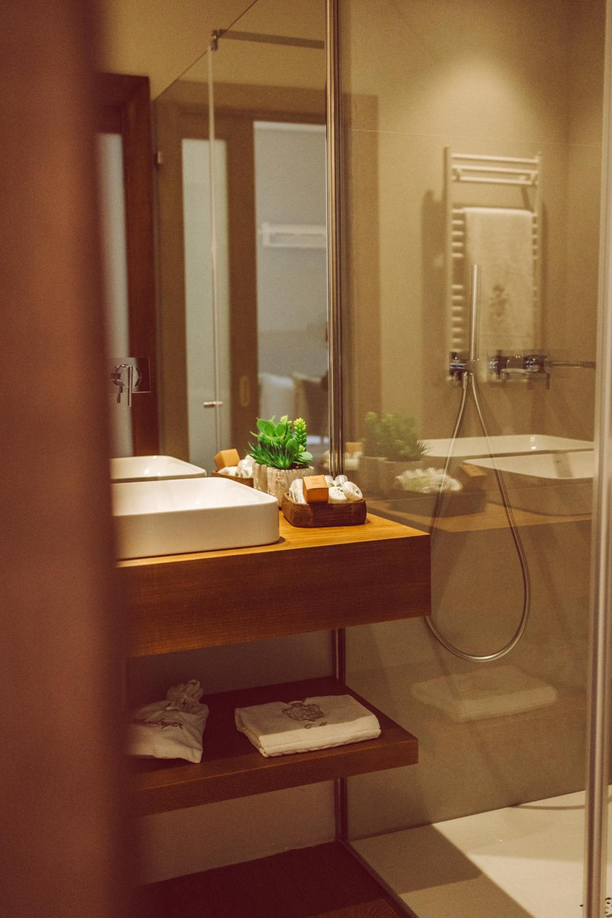 Deluxe Double or Twin Room with Garden View - Photo 6