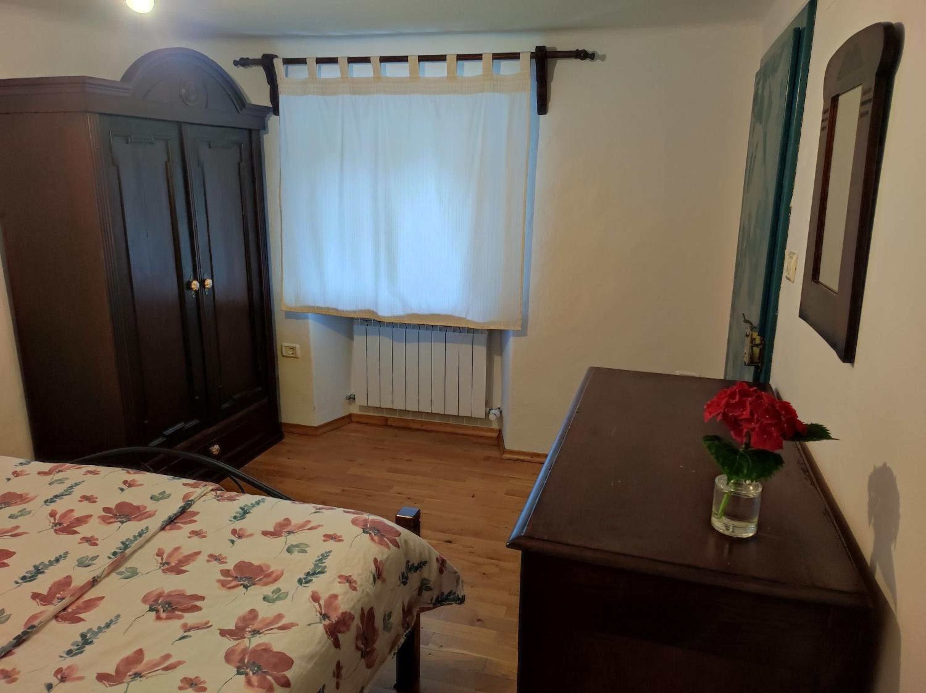 Apartment with Terrace - Photo 37