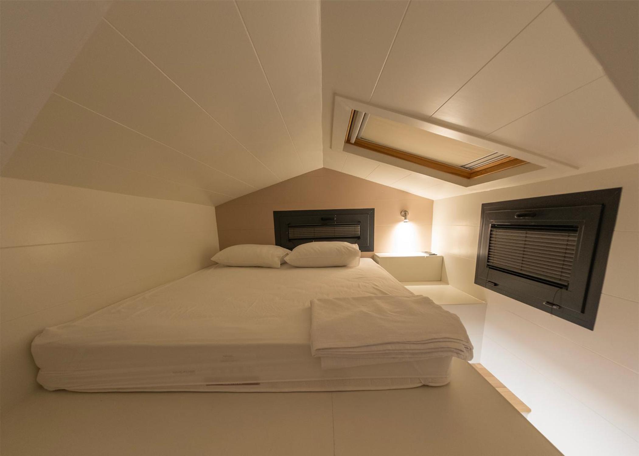 Family Room - Photo 32