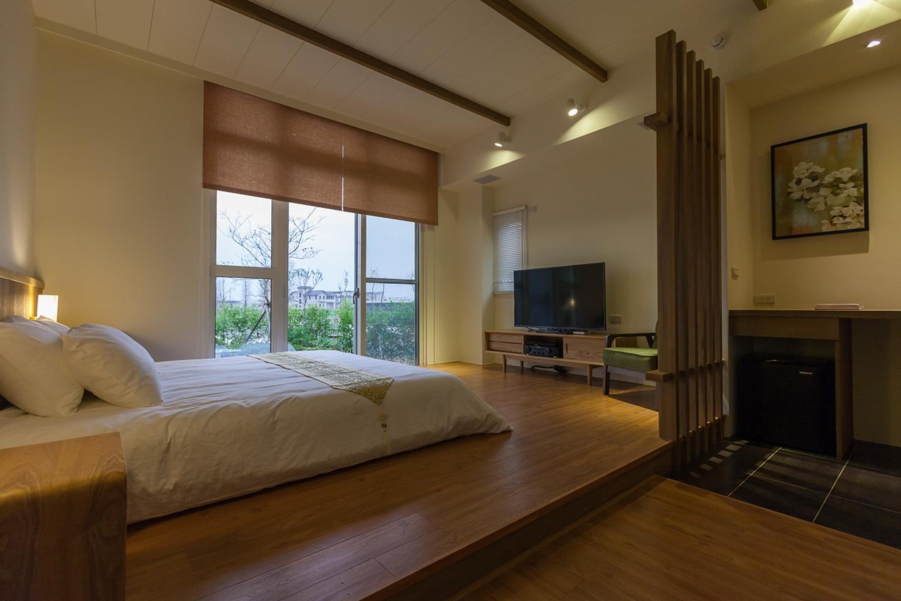 Deluxe Double Room with Private Garden - First Floor photo 3