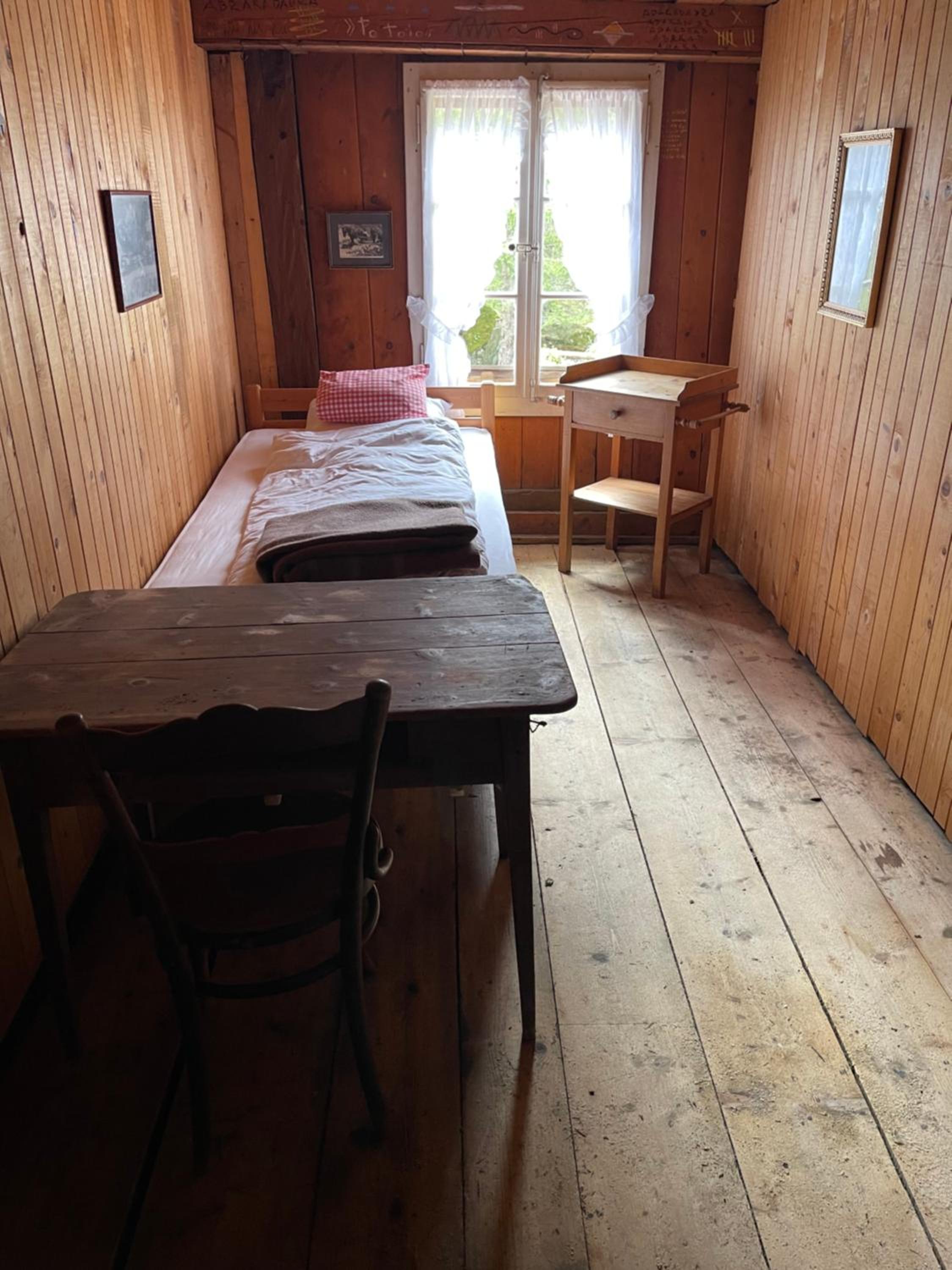 Single Room with Shared Bathroom