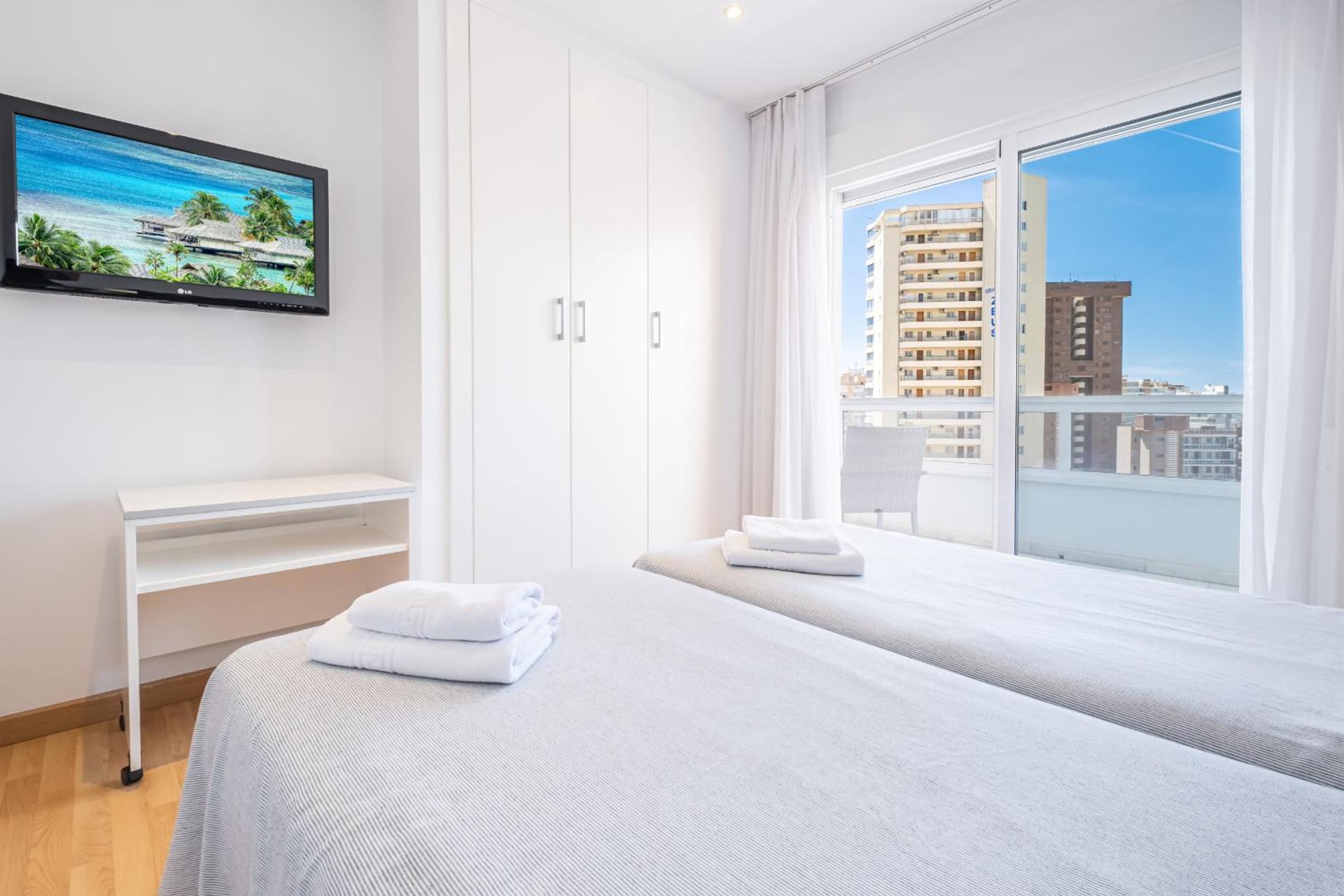 One-Bedroom Apartment with View - Photo 37