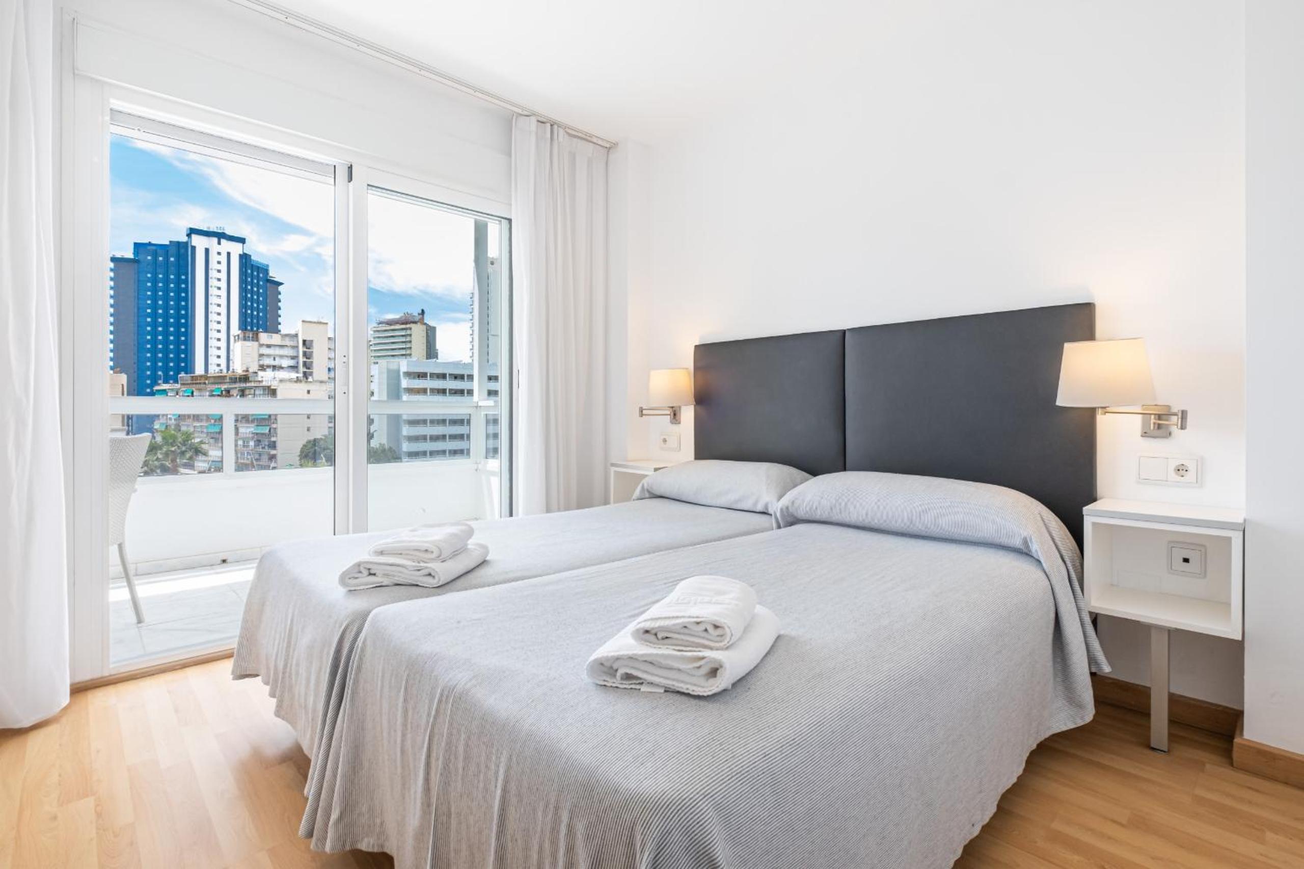 One-Bedroom Apartment with Terrace - Photo 18