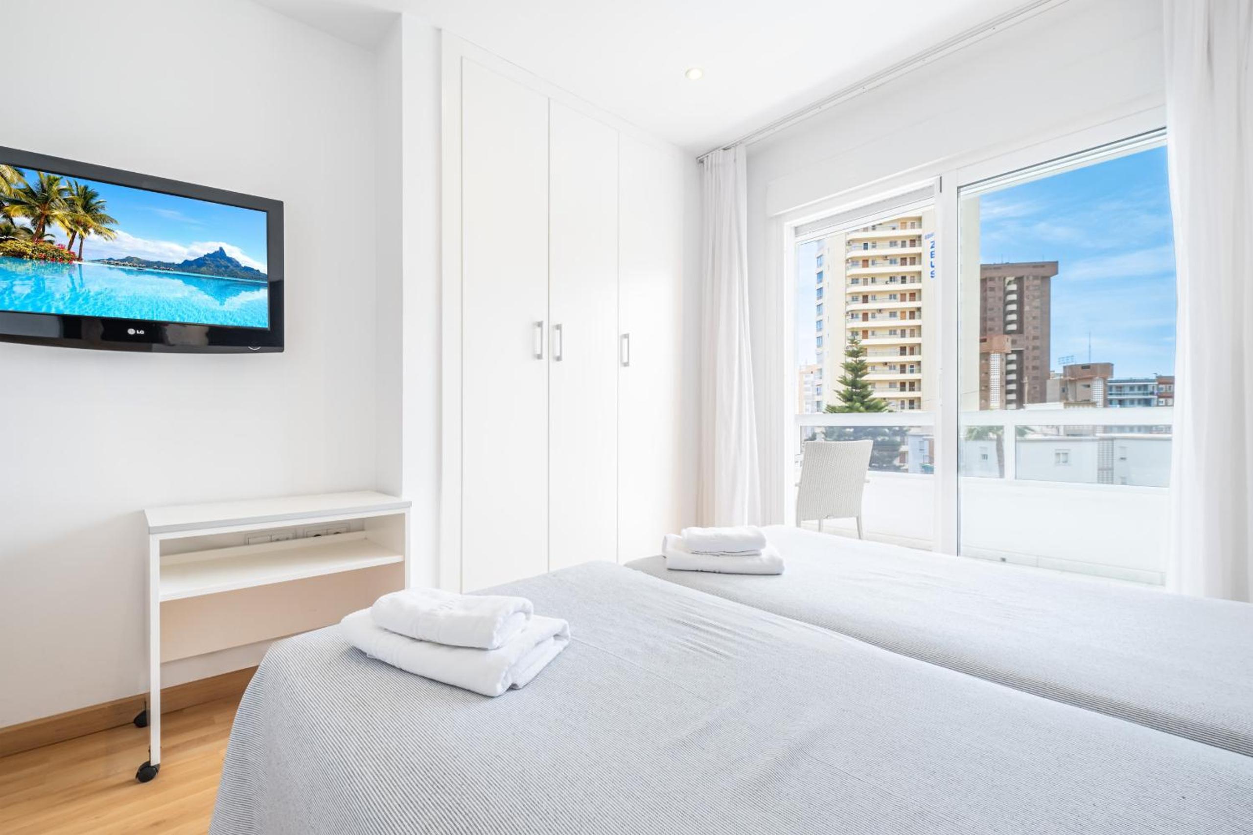 One-Bedroom Apartment with Terrace - Photo 19