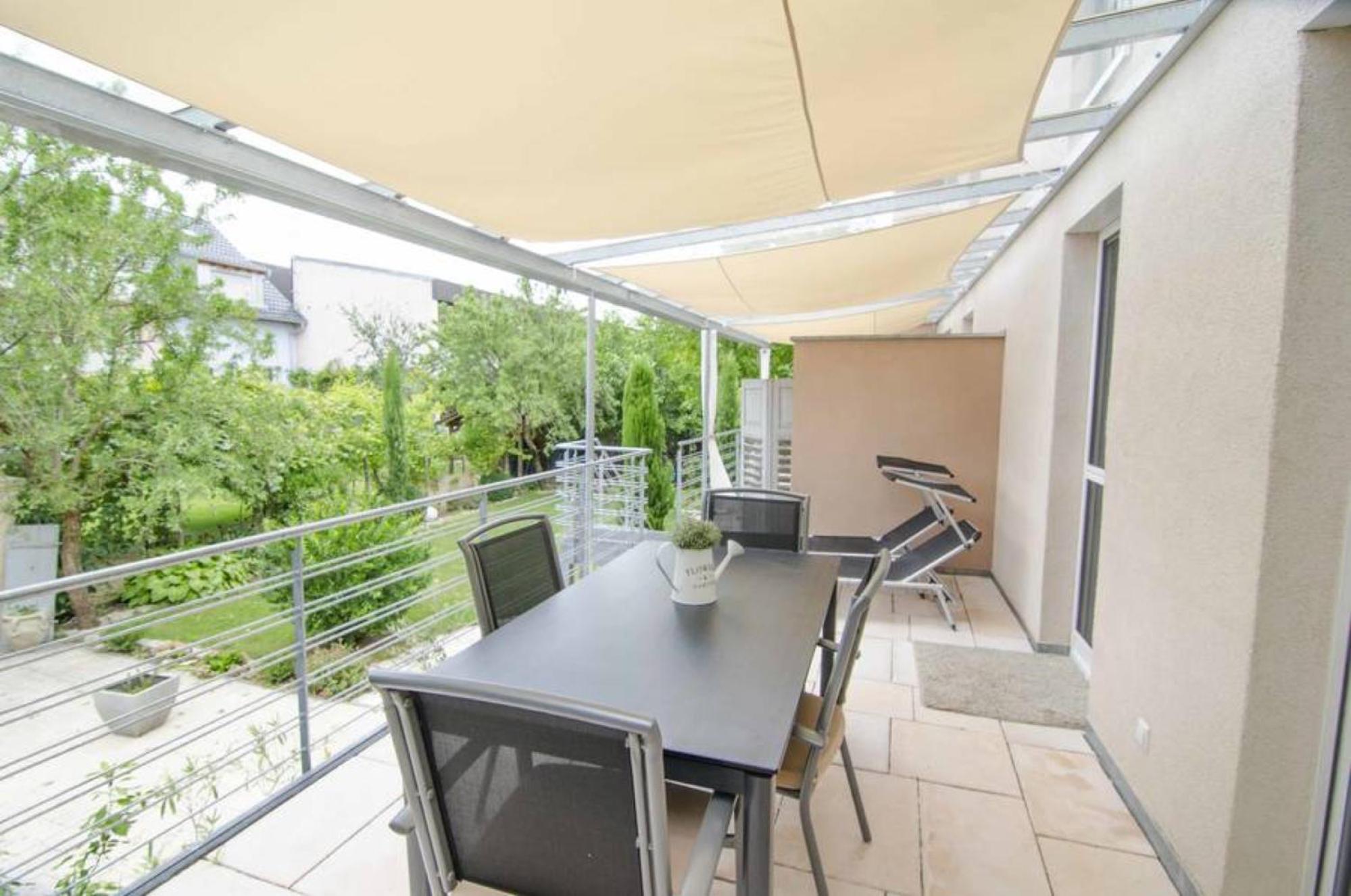 Two-Bedroom Deluxe Apartment with Garden View photo 3
