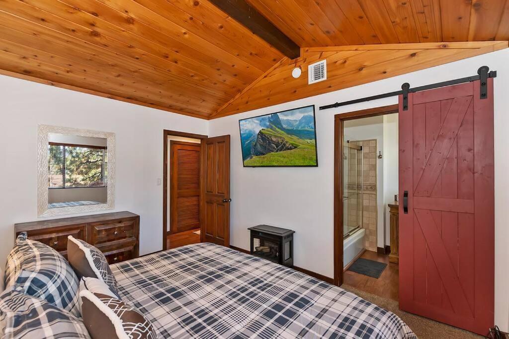 Three-Bedroom House photo 1