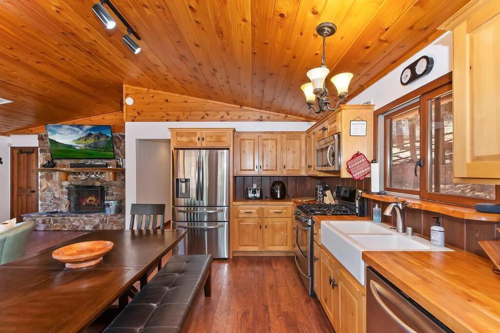 Three-Bedroom House photo 2