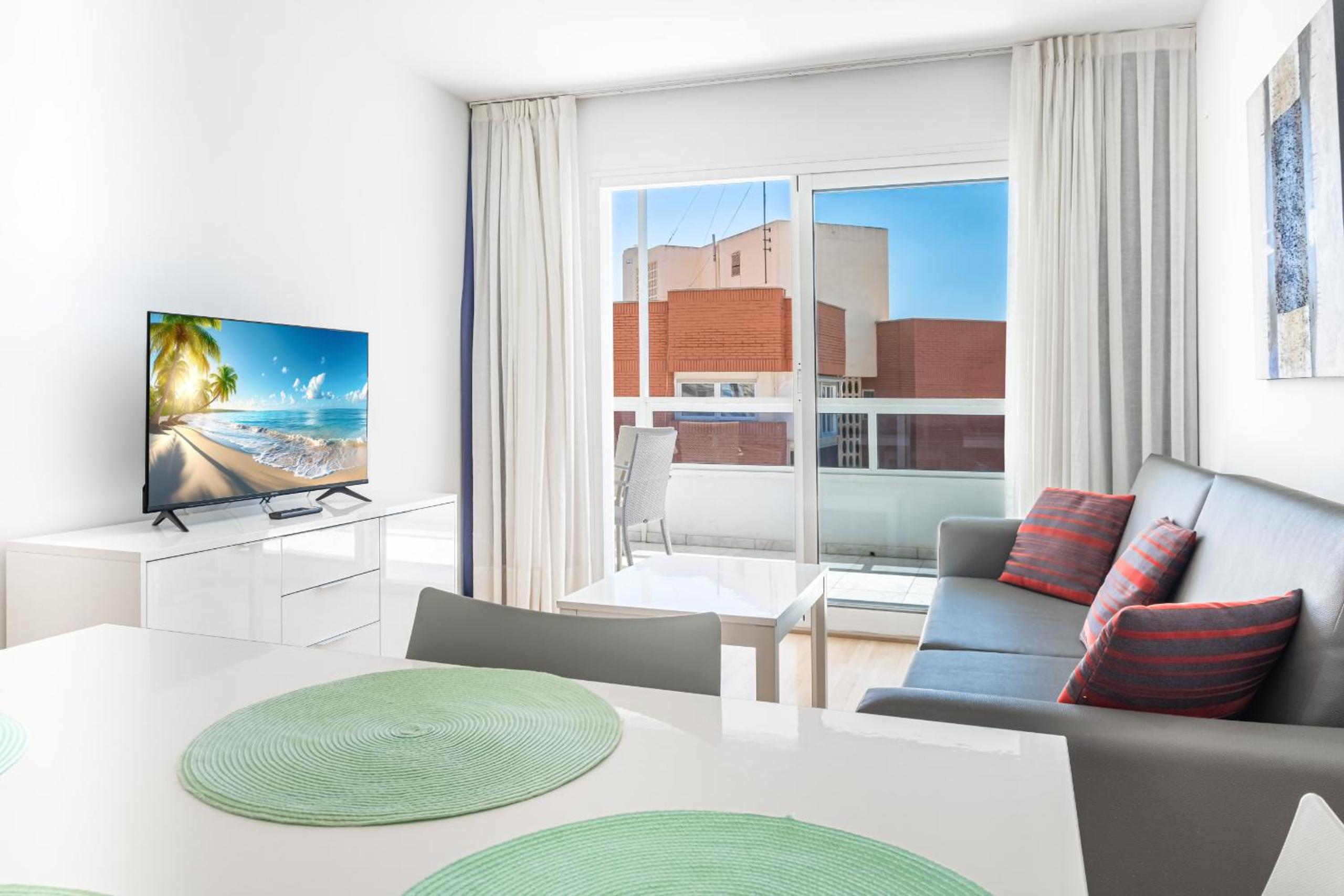 Apartamento de Dos Habitaciones con Terraza