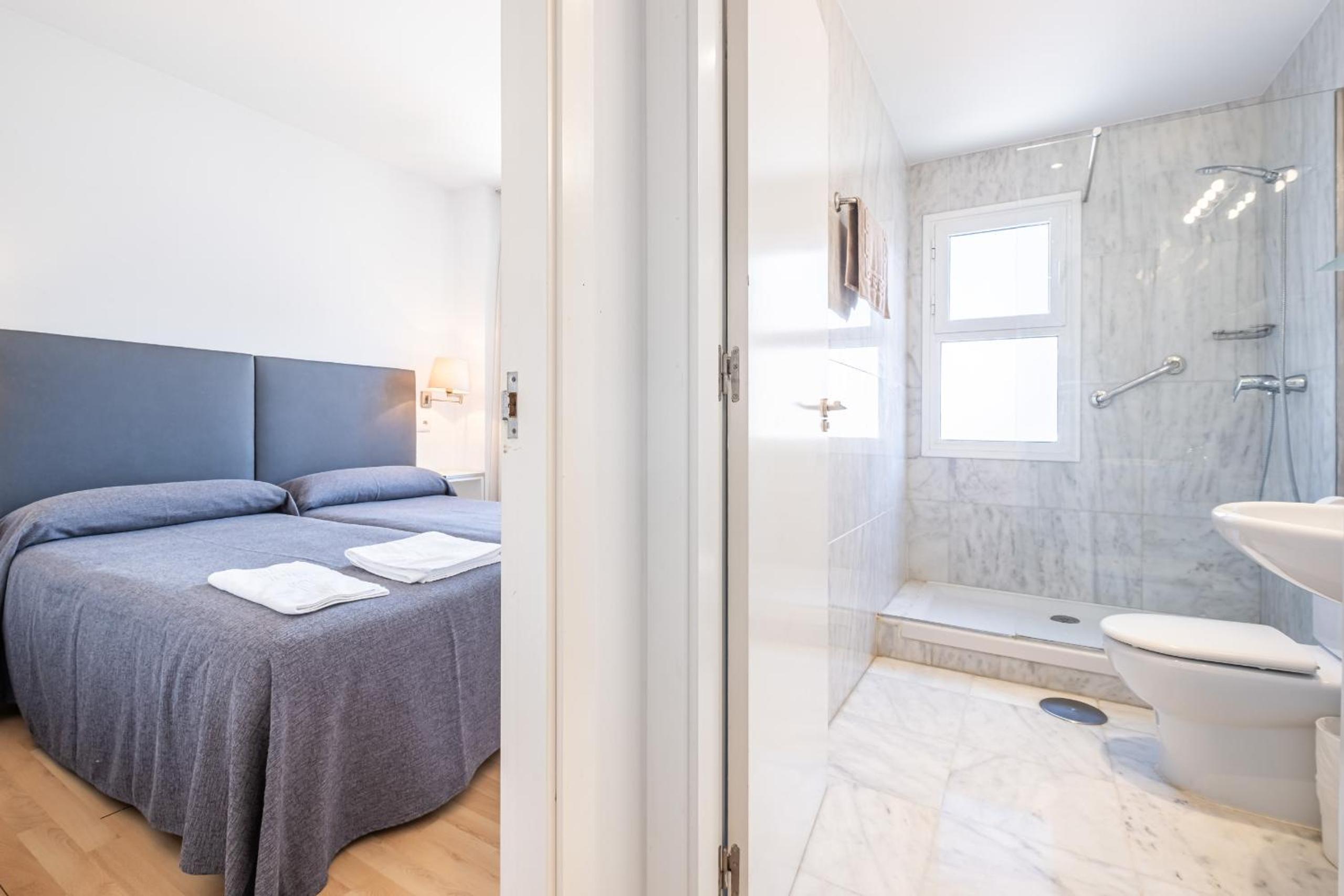 Two-Bedroom Apartment - Photo 19