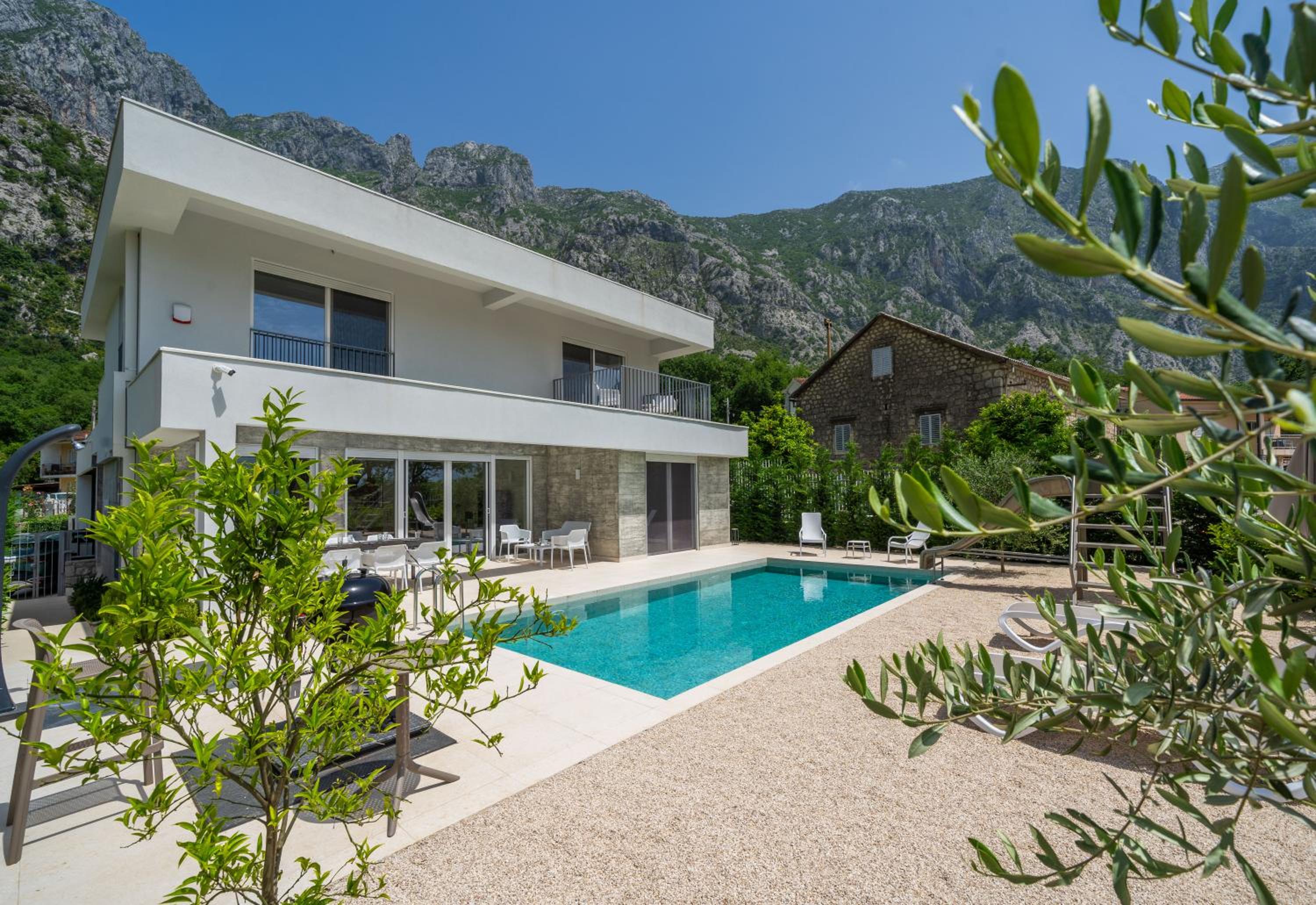 Three-Bedroom Villa photo 3