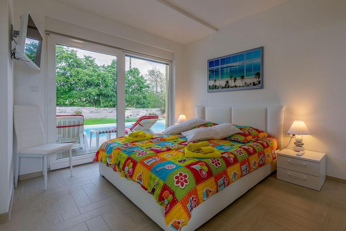 Villa With Private Pool photo 3