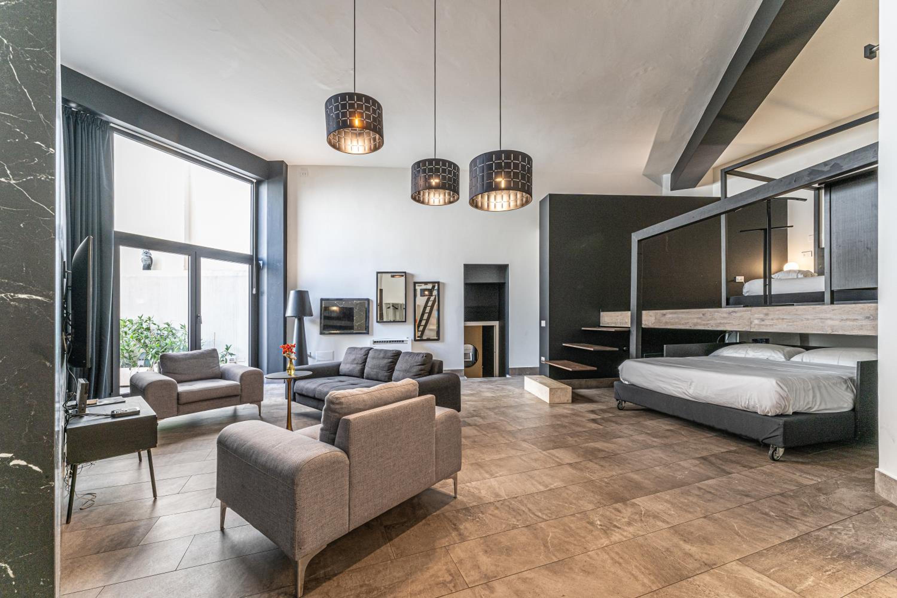 Deluxe Apartment