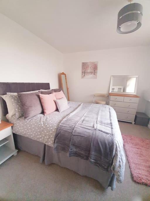 Two-Bedroom House photo 2